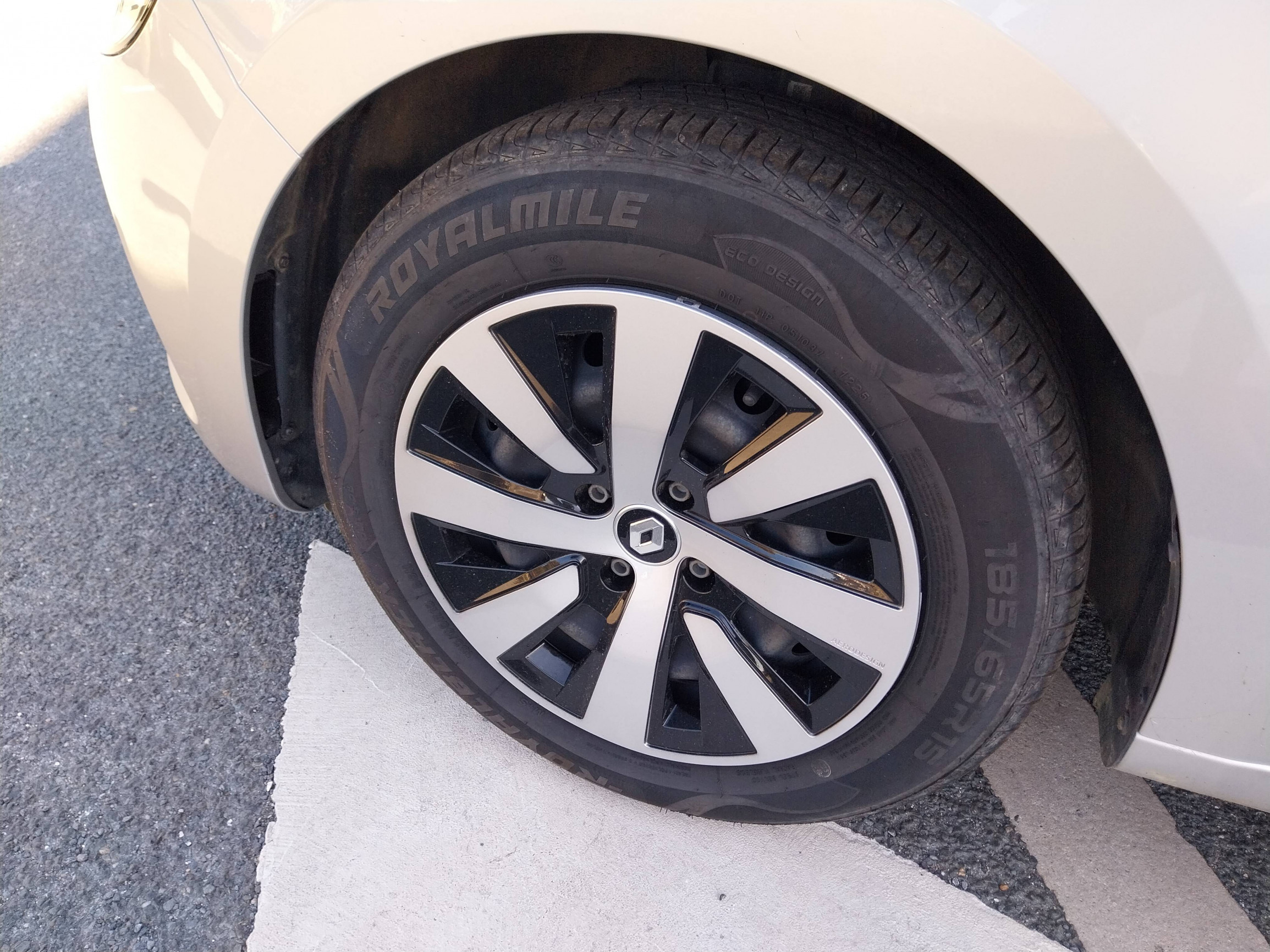 Vente en ligne Renault Clio 5 Clio TCe 90 au prix de 13 300 €