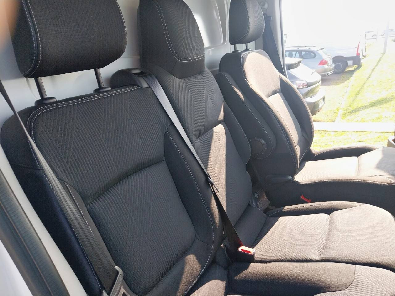Vente en ligne Renault Trafic 3 Fourgon TRAFIC FGN L2H1 1300 KG DCI 120 au prix de 20 490 €