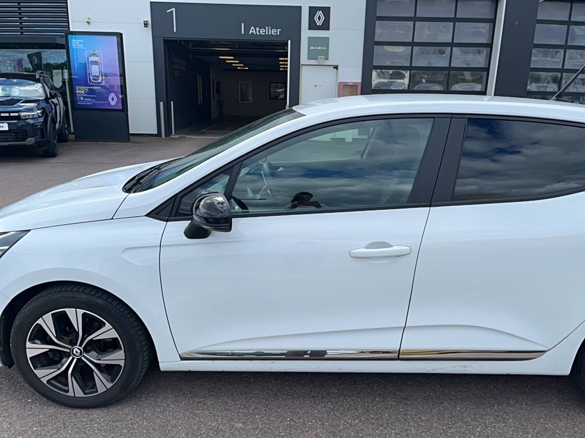 Vente en ligne Renault Clio 5 Clio Blue dCi 100 au prix de 14 991 €