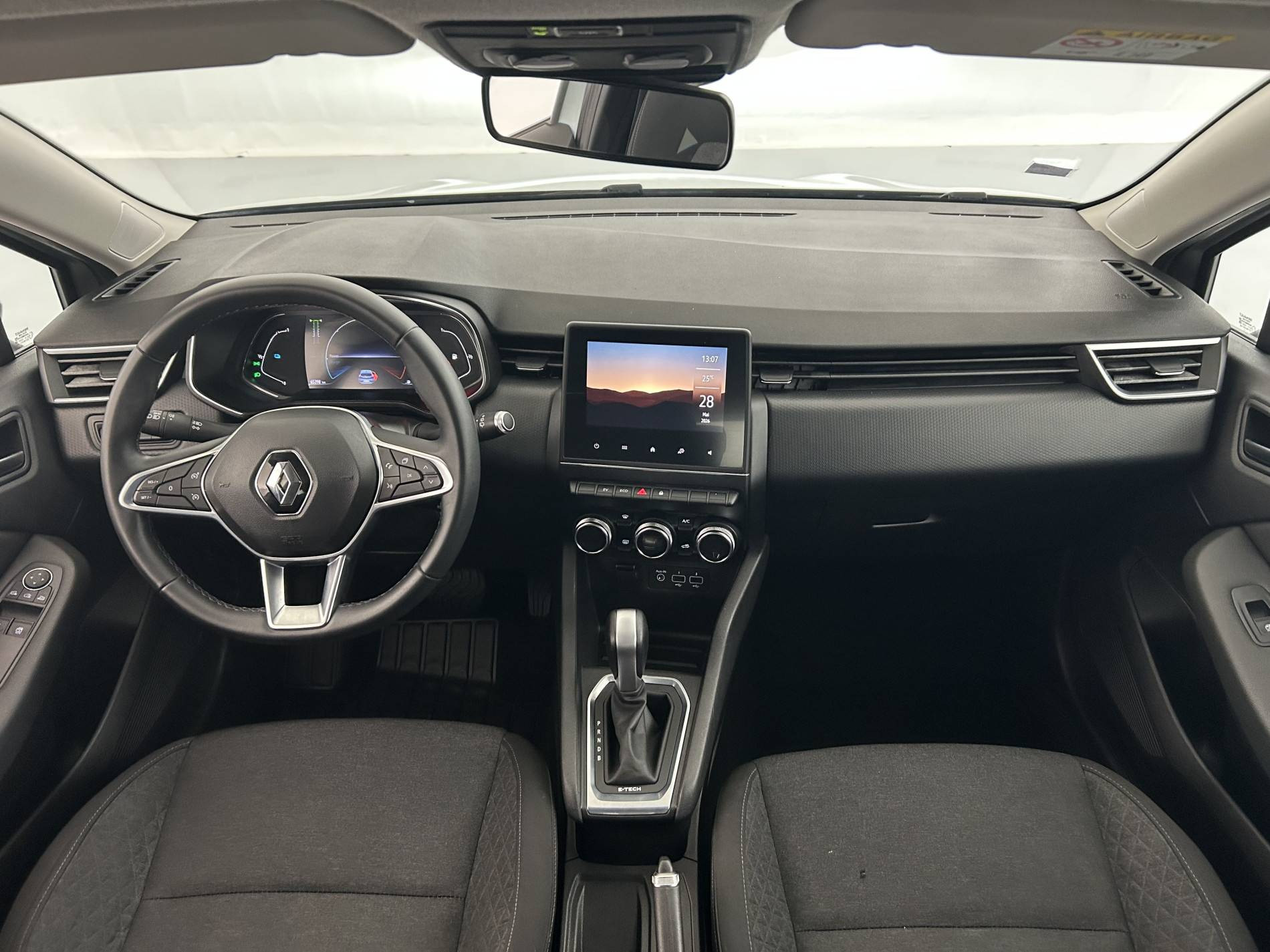 Vente en ligne Renault Clio 5 Clio E-Tech 140 - 21 au prix de 13 990 €