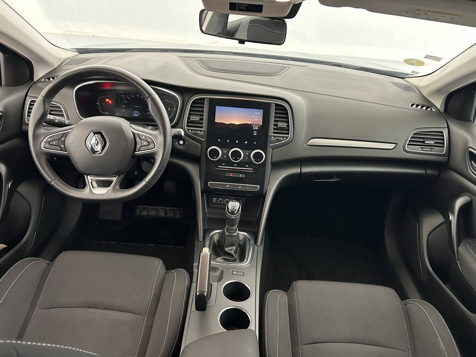 Vente en ligne Renault Megane 4 Mégane IV Berline Blue dCi 115 au prix de 14 890 €