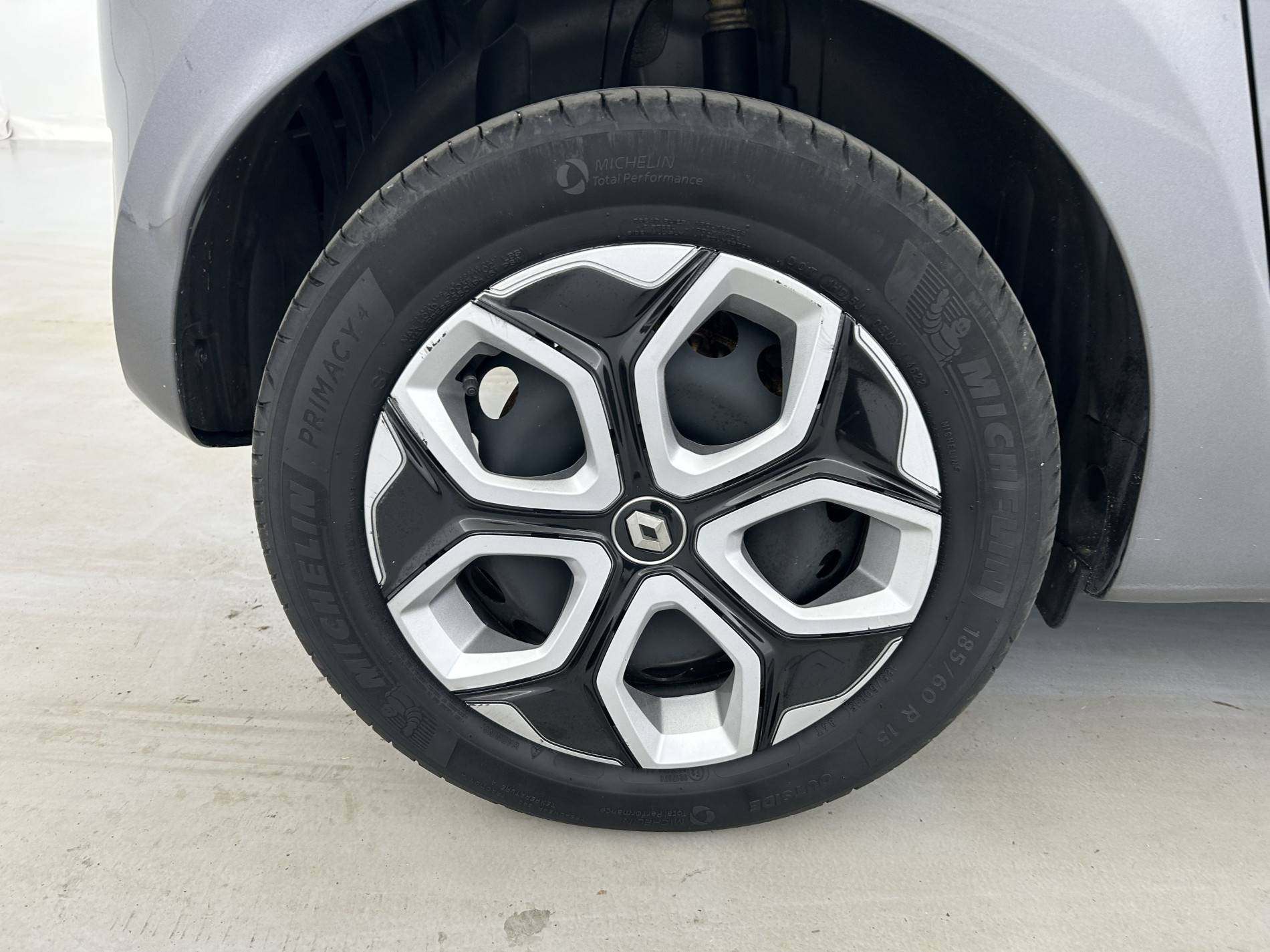 Vente en ligne Renault Twingo Electrique Twingo III E-Tech au prix de 11 990 €