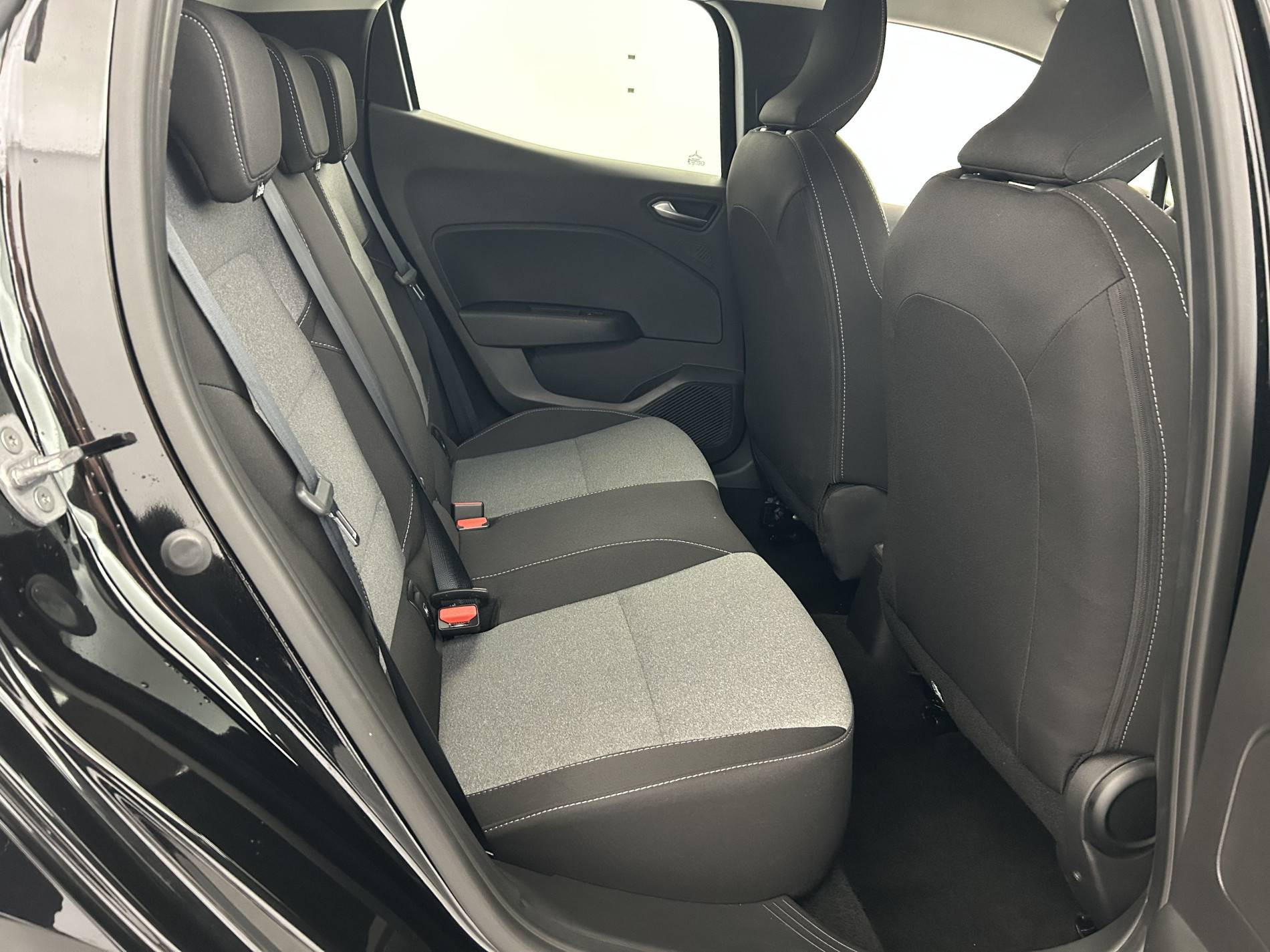 Vente en ligne Renault Clio 5 Clio Blue dCi 100 ch GSR2 au prix de 18 791 €