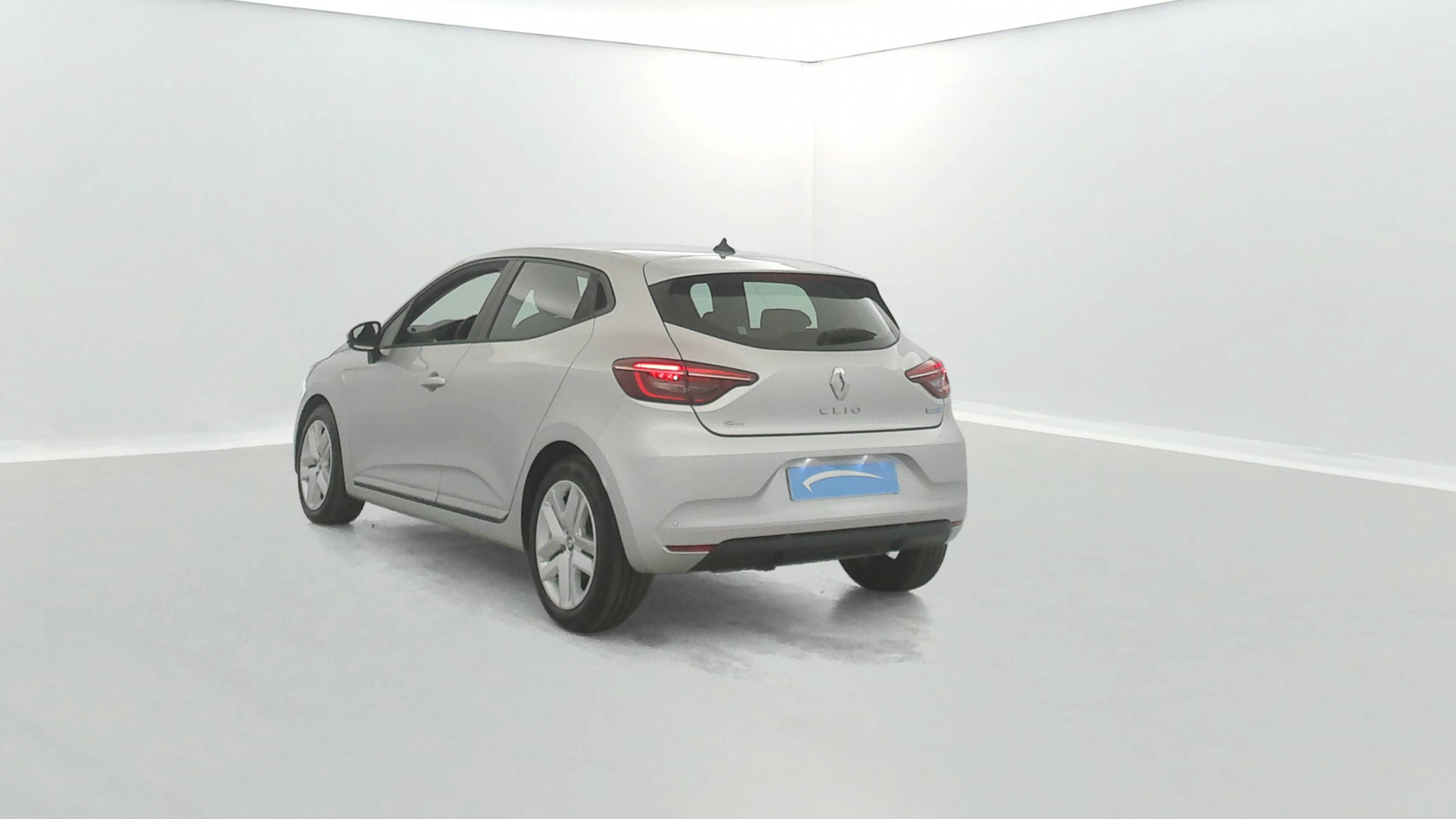 Vente en ligne Renault Clio 5 Clio E-Tech 140 - 21N au prix de 16 791 €