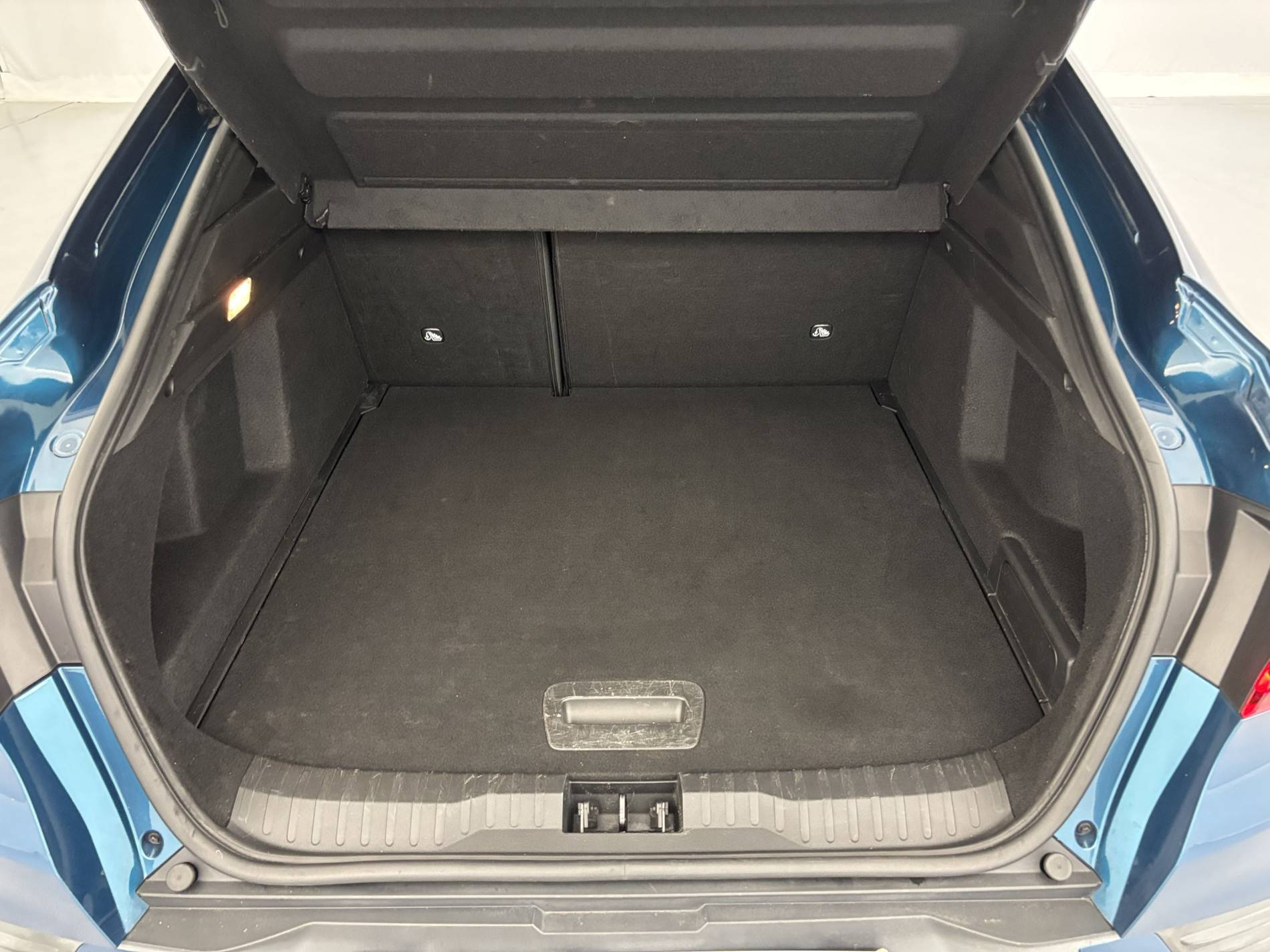 Vente en ligne Renault Arkana  E-Tech 145 - 21B au prix de 21 990 €
