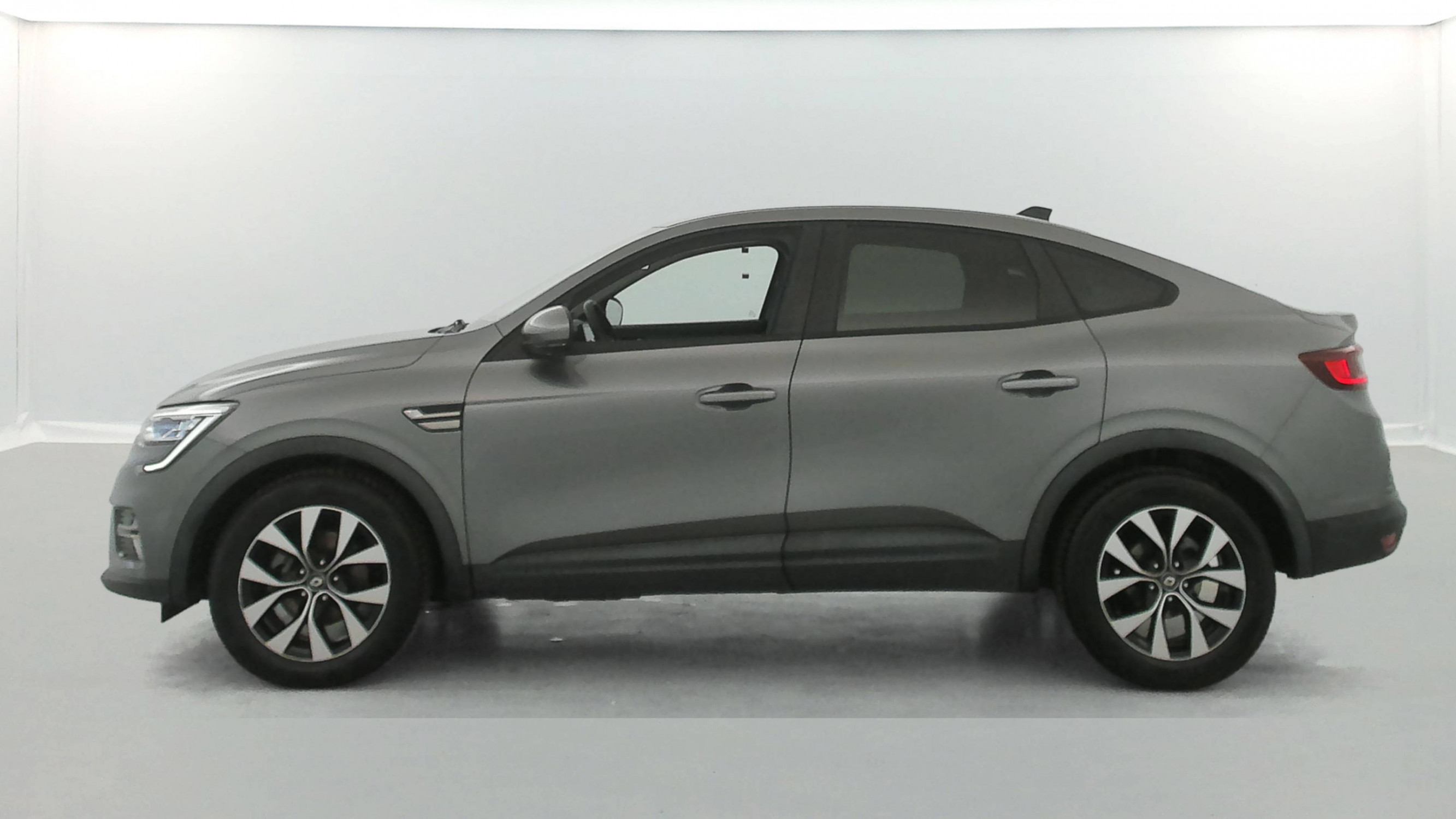 Vente en ligne Renault Arkana  E-Tech hybride 145 - 22 au prix de 19 690 €
