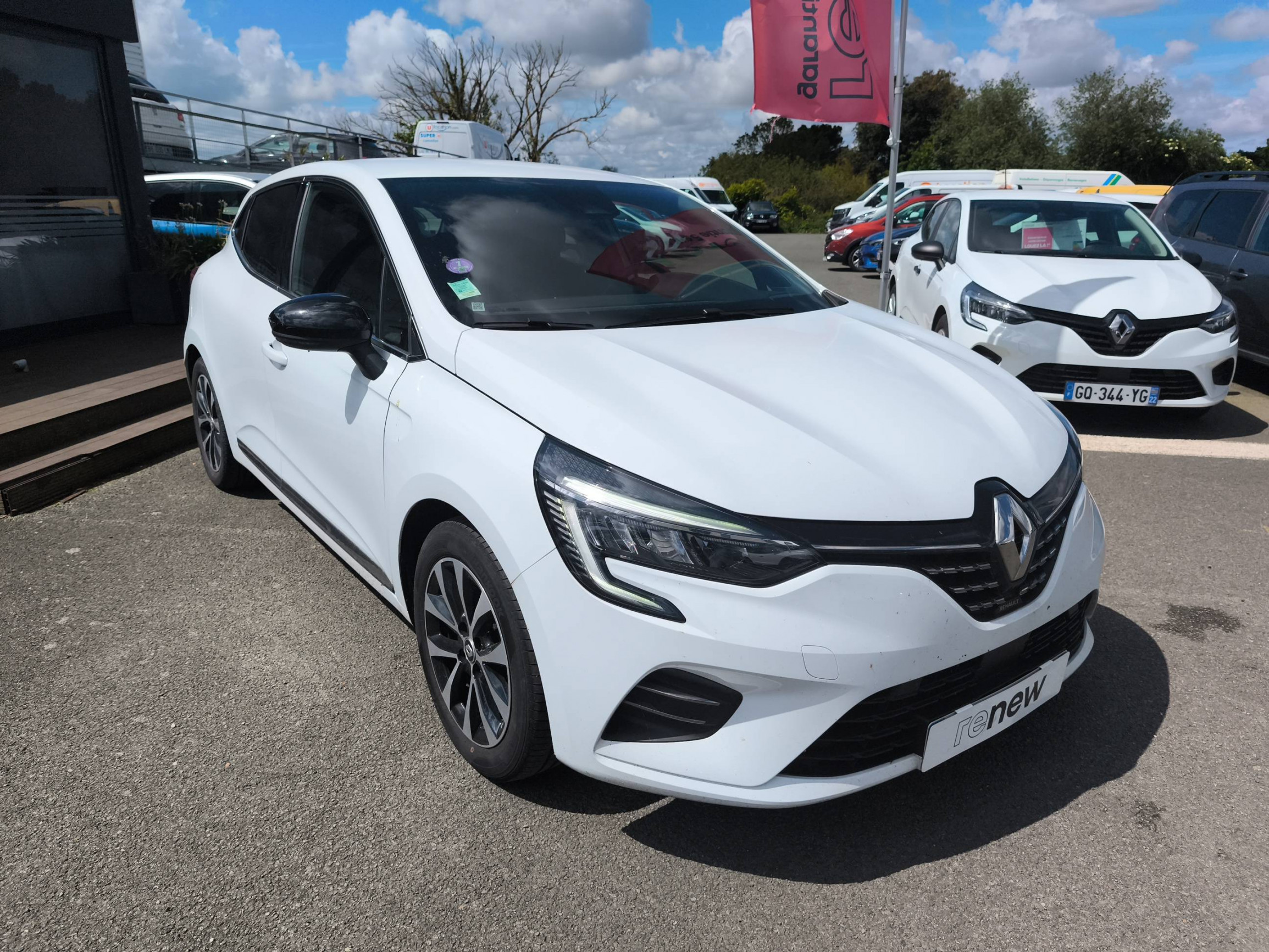 Vente en ligne Renault Clio 5 Clio E-Tech full hybrid 145 au prix de 16 290 €