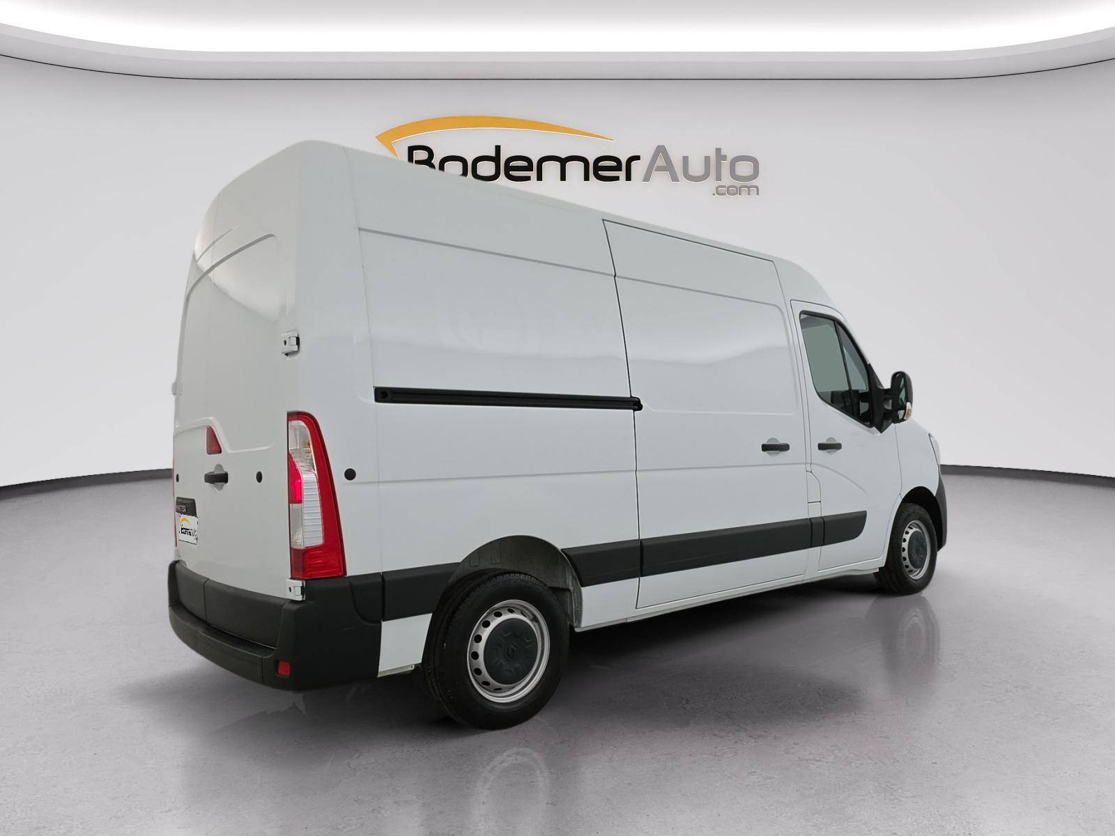 Vente en ligne Renault Master Fourgon MASTER FGN TRAC F3500 L2H2 BLUE DCI 135 au prix de 23 900 €