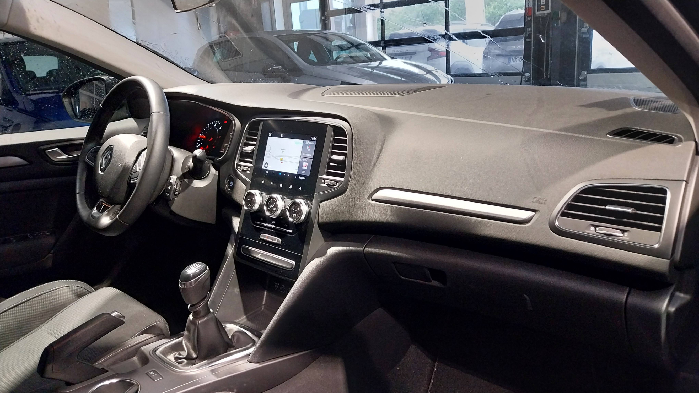 Vente en ligne Renault Megane 4  Blue dCi 115 au prix de 16 990 €
