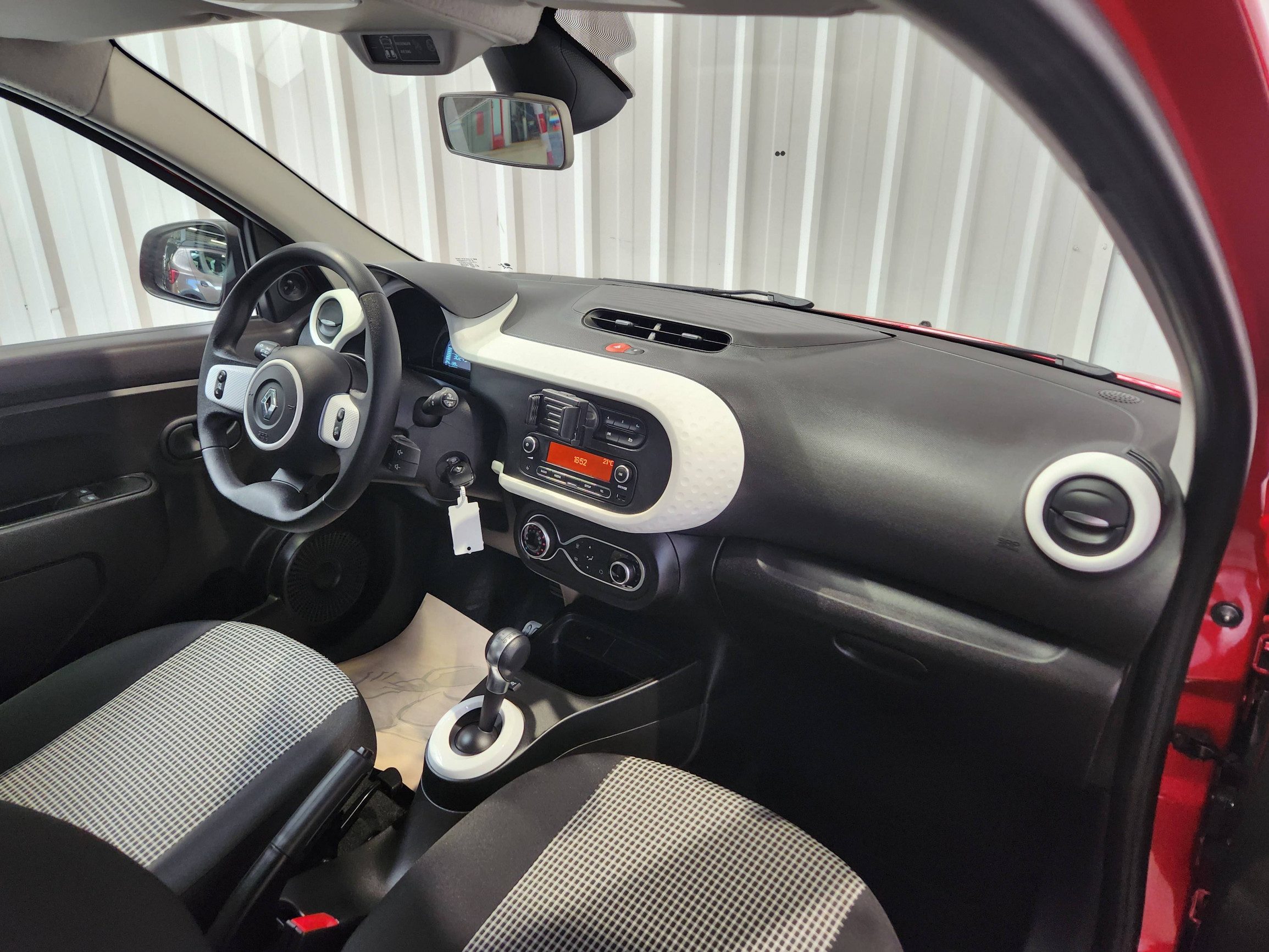 Vente en ligne Renault Twingo Electrique Twingo III E-Tech au prix de 12 499 €