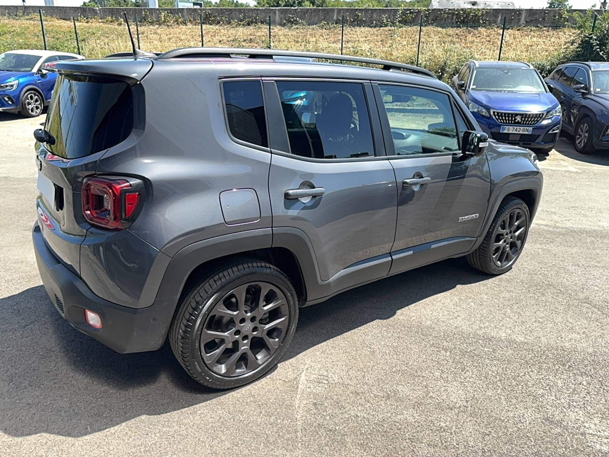 Vente en ligne Jeep Renegade  1.3 Turbo T4 190 ch PHEV BVA6 4xe eAWD au prix de 21 990 €