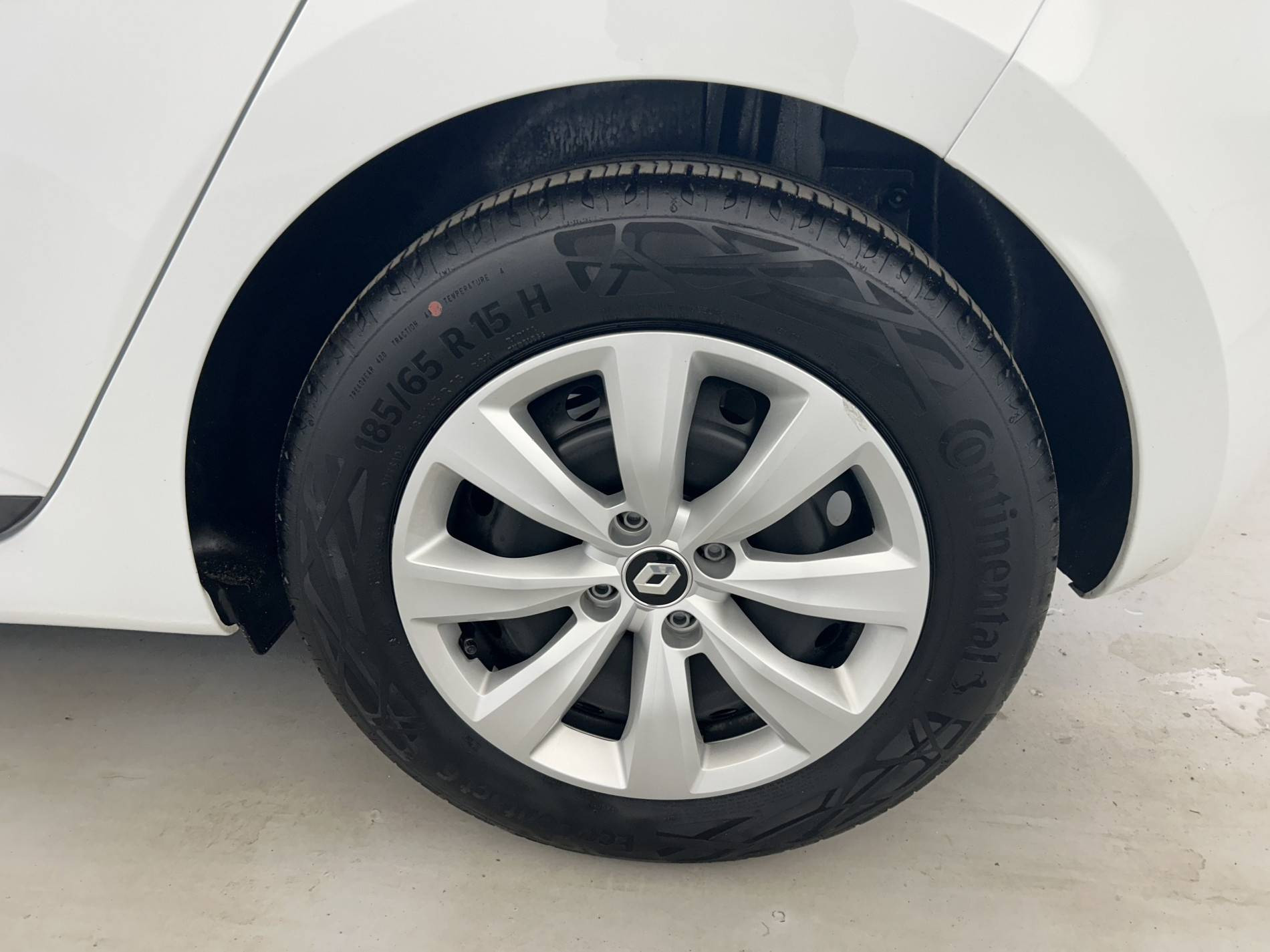 Vente en ligne Renault Clio 5 Clio SCe 65 au prix de 12 890 €