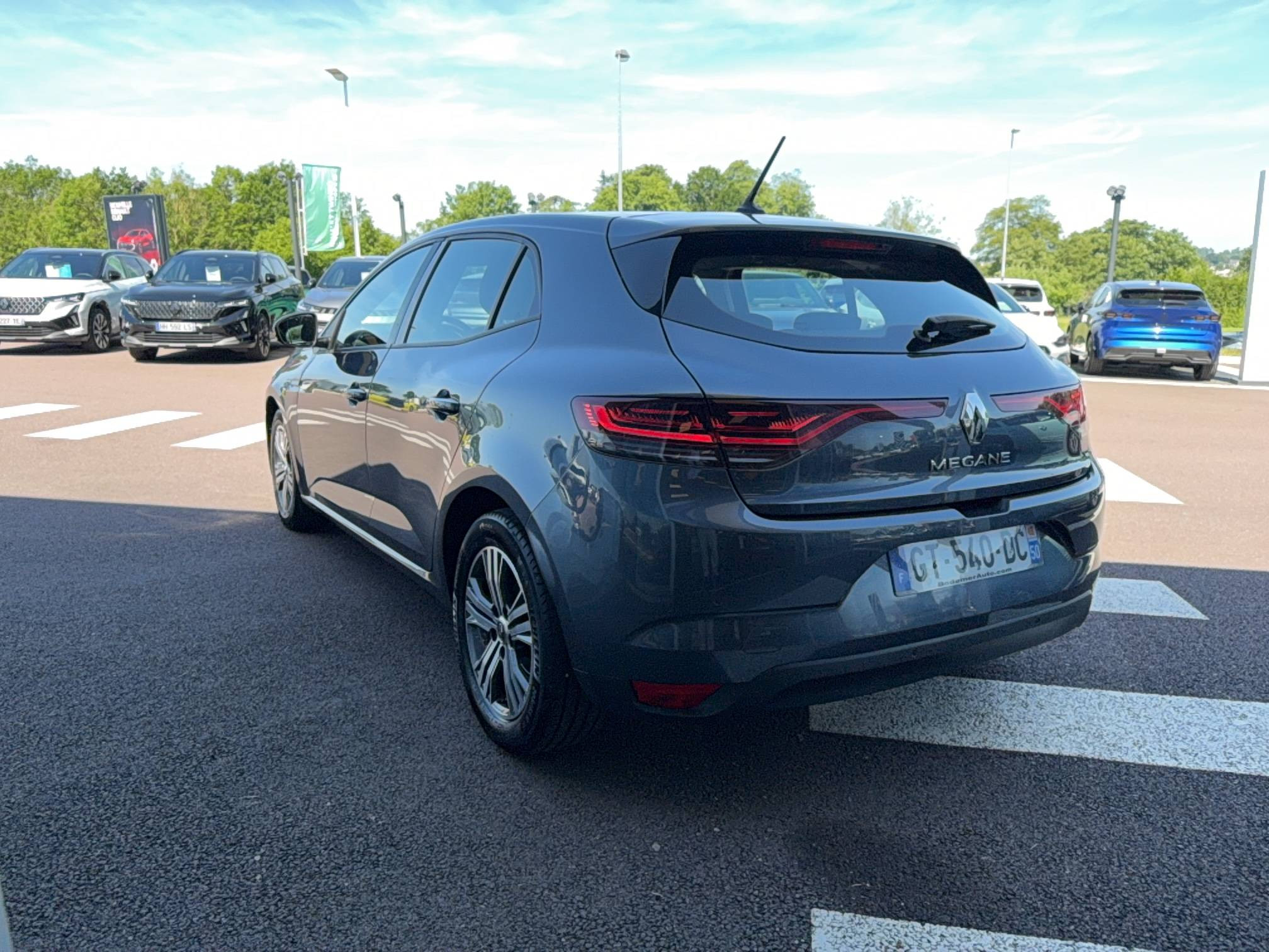 Vente en ligne Renault Megane 4  Blue dCi 115 au prix de 16 980 €