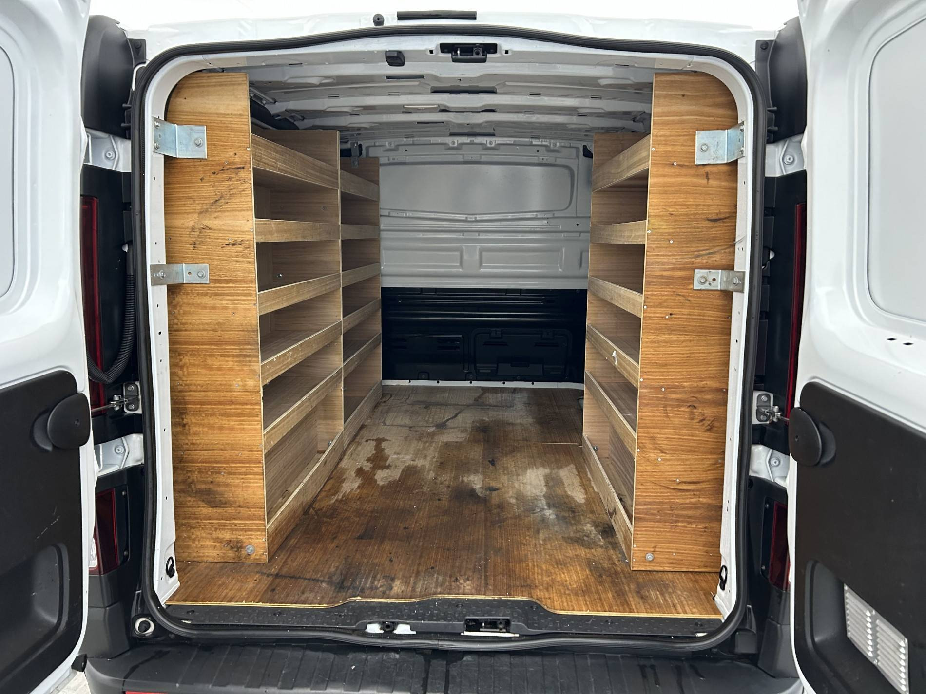 Vente en ligne Renault Trafic 3 Fourgon TRAFIC FGN L1H1 2800 KG BLUE DCI 130 au prix de 21 390 €