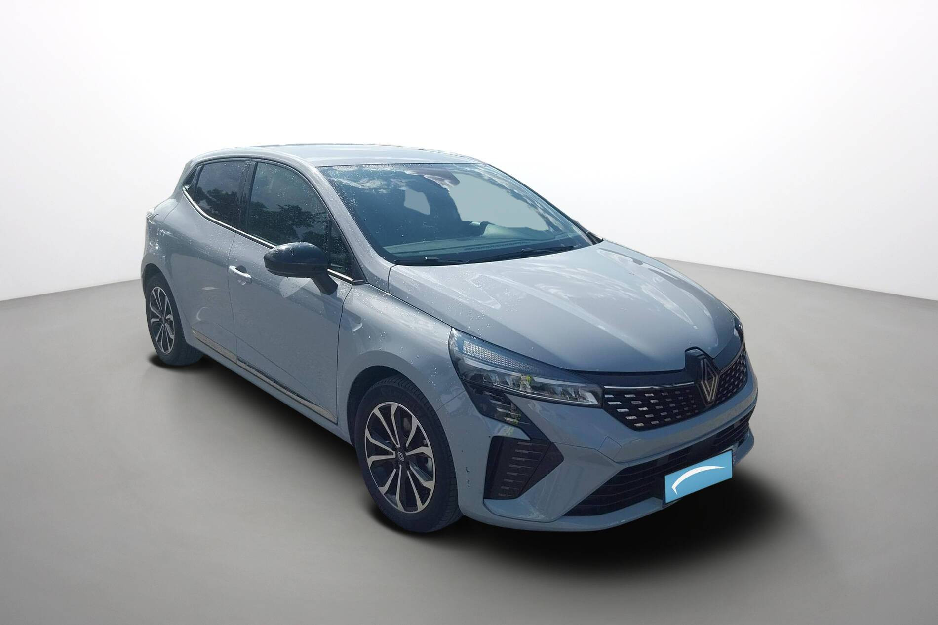 Vente en ligne Renault Clio 5 Clio E-Tech full hybrid 145 au prix de 17 990 €