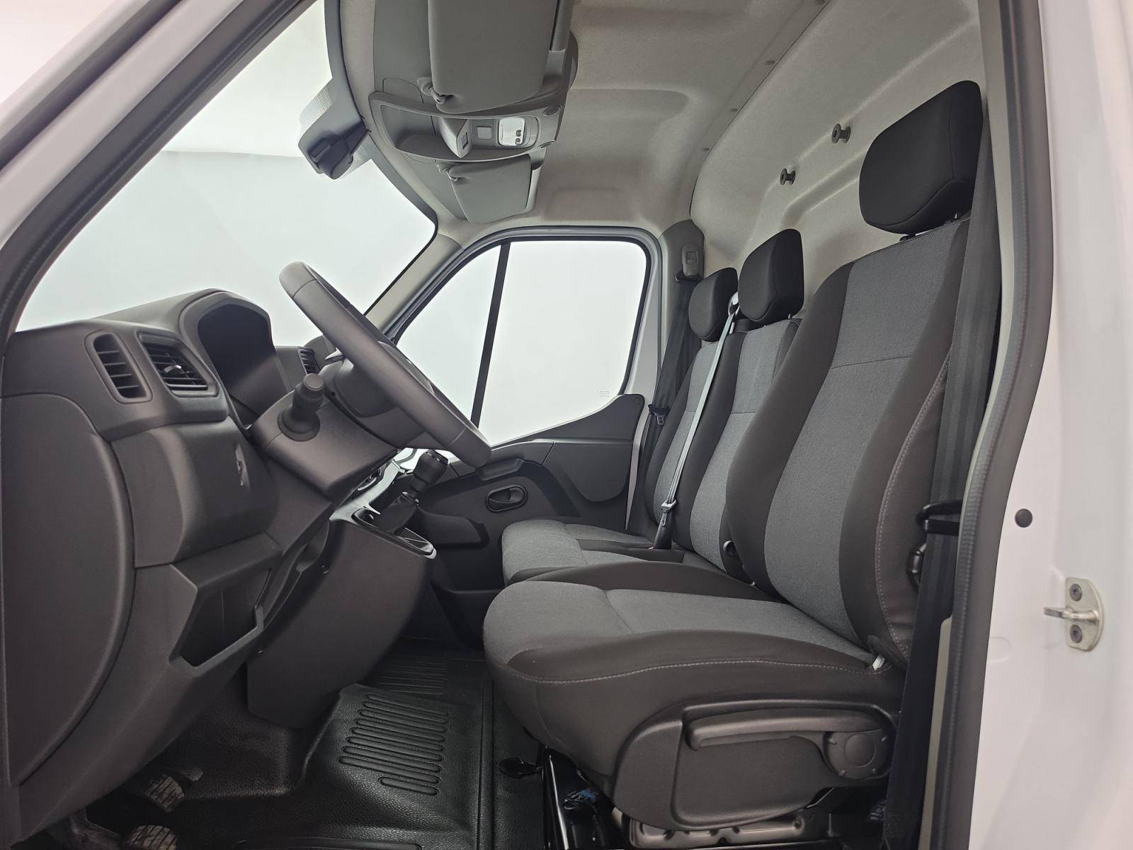 Vente en ligne Renault Master Fourgon MASTER FGN TRAC F3500 L2H2 BLUE DCI 135 au prix de 24 000 €