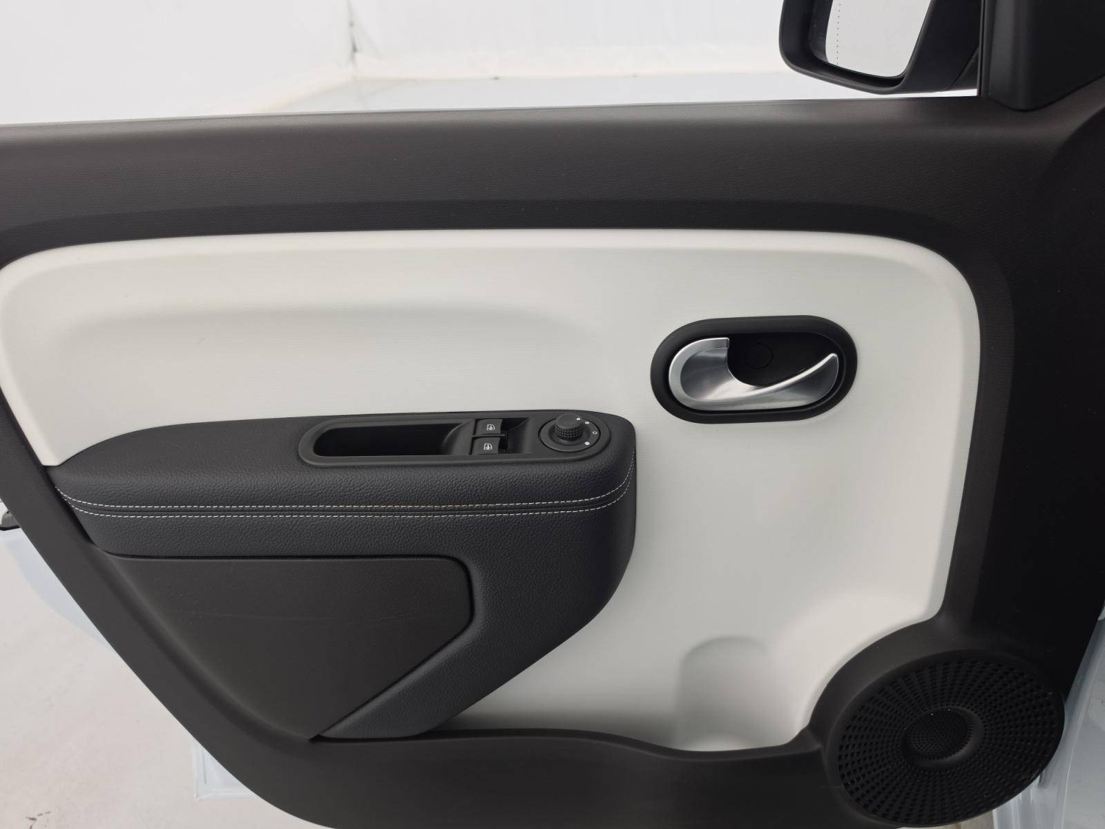 Vente en ligne Renault Twingo Electrique Twingo III E-Tech au prix de 14 490 €