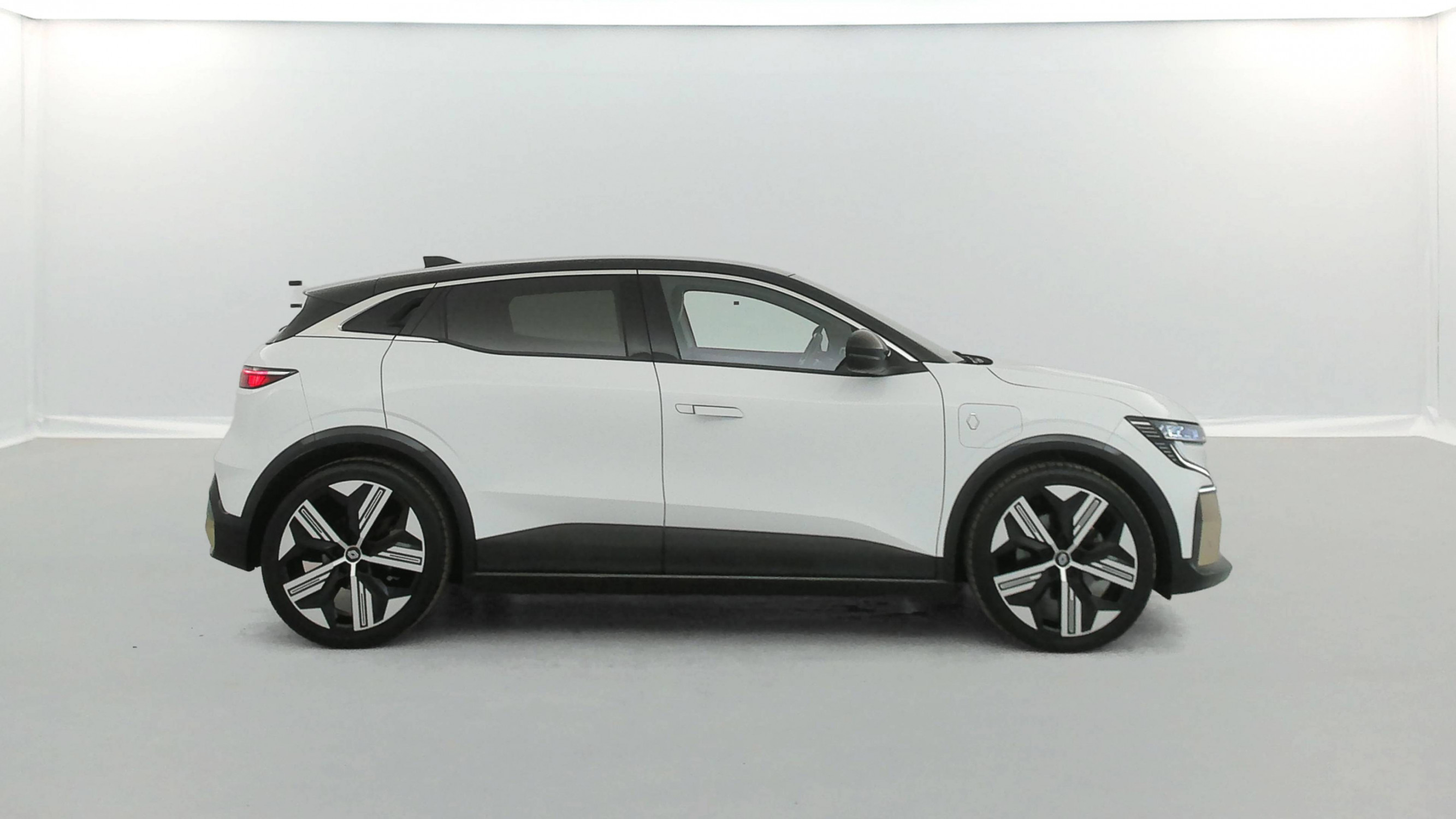 Vente en ligne Renault Megane E-Tech  EV60 220 ch super charge au prix de 22 530 €