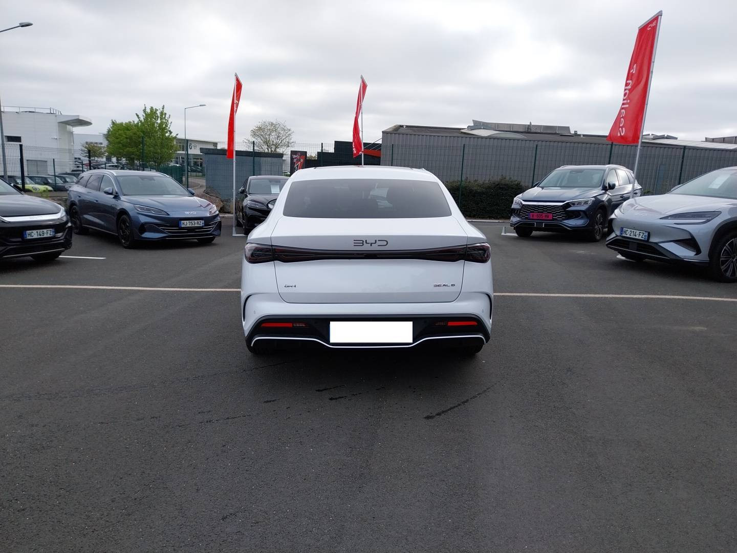 Vente en ligne Byd Seal 6 DM-i  1.5l DM-i 156 kW PHEV au prix de 33 190 €