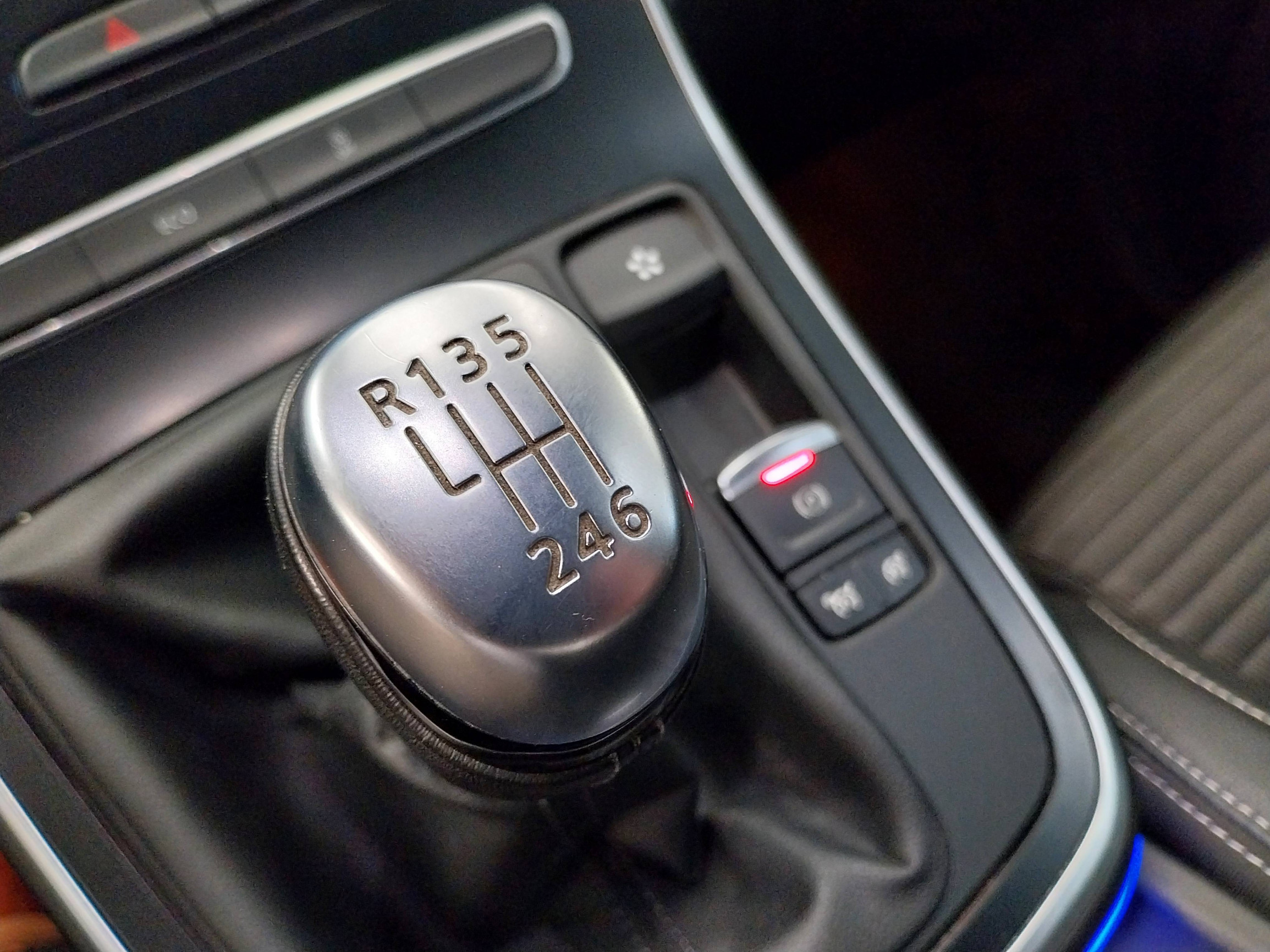 Vente en ligne Renault Scenic 4 Scenic Blue dCi 150 au prix de 14 990 €