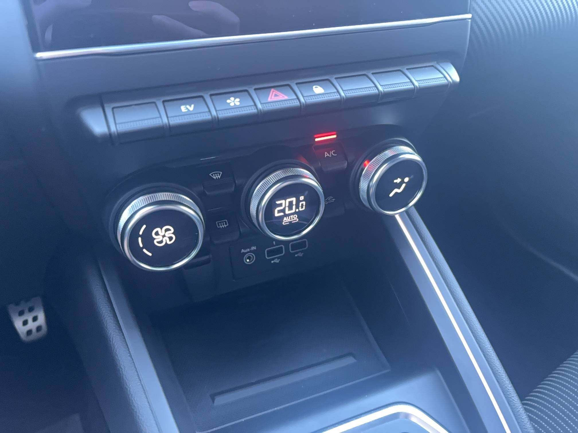 Vente en ligne Renault Clio 5 Clio E-Tech full hybrid 145 au prix de 19 490 €