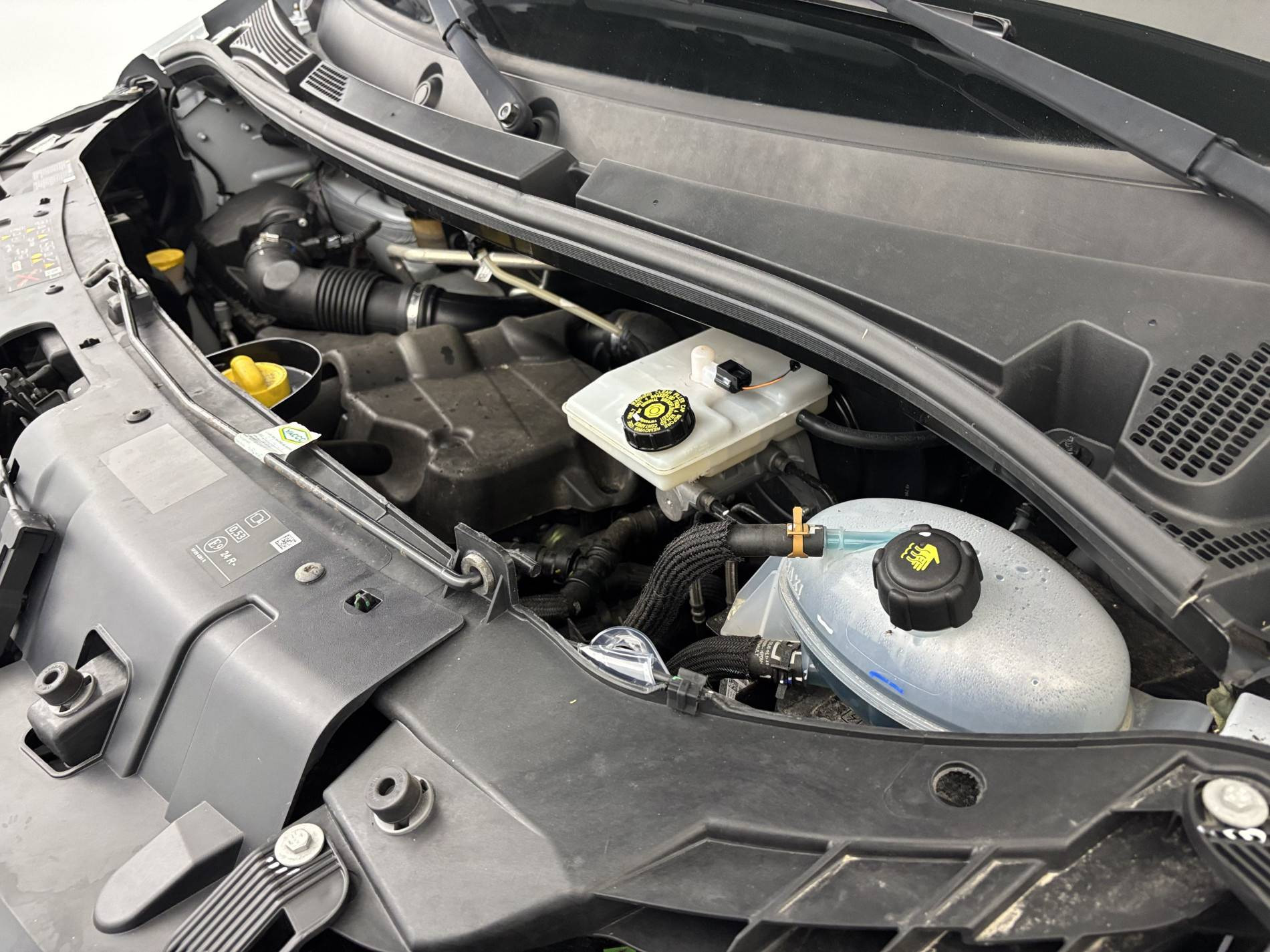 Vente en ligne Renault Master Fourgon MASTER FGN TRAC F3500 L3H3 BLUE DCI 135 au prix de 25 990 €