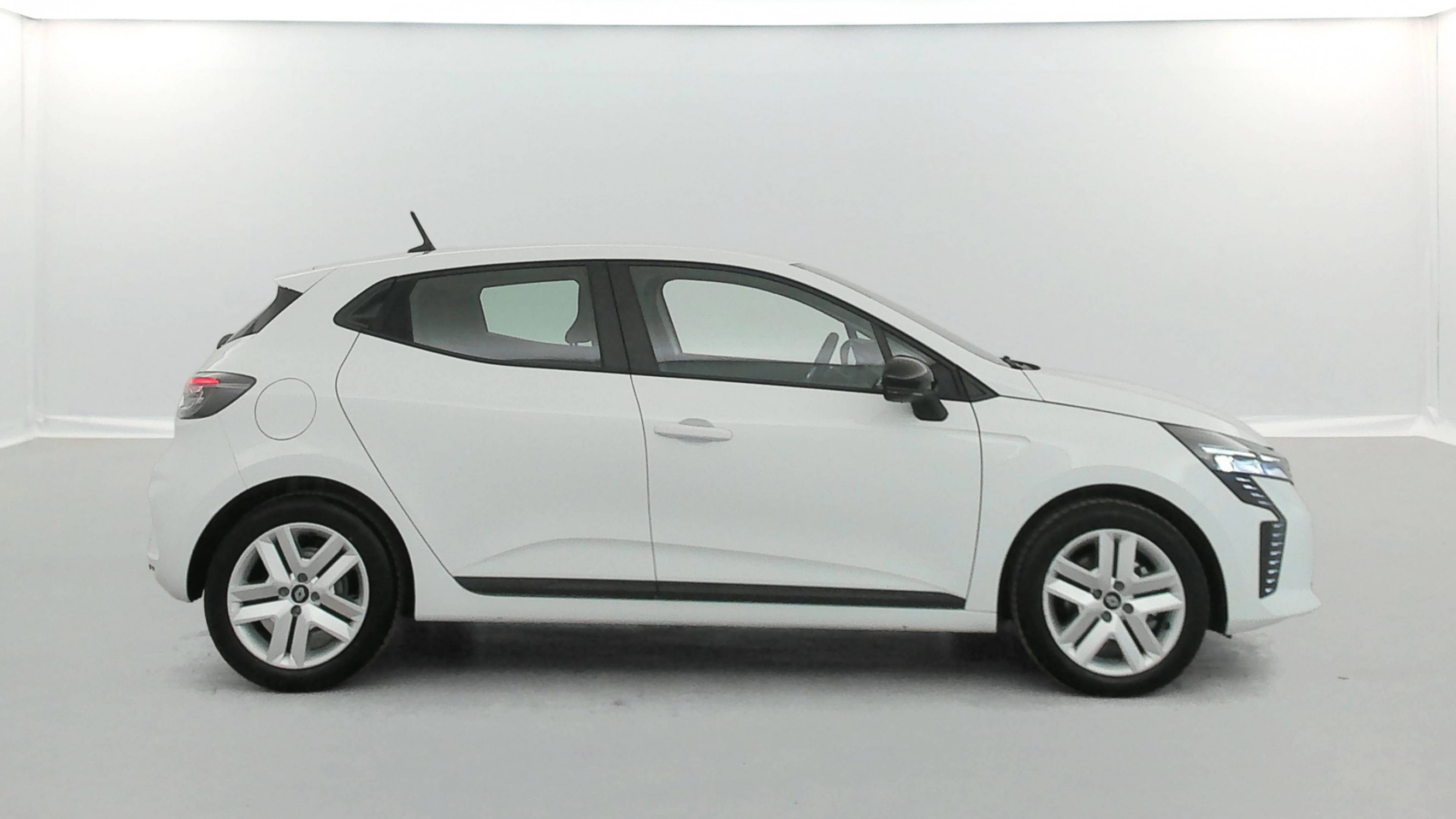 Vente en ligne Renault Clio 5 Clio E-Tech full hybrid 145 ch GSR2 au prix de 19 990 €