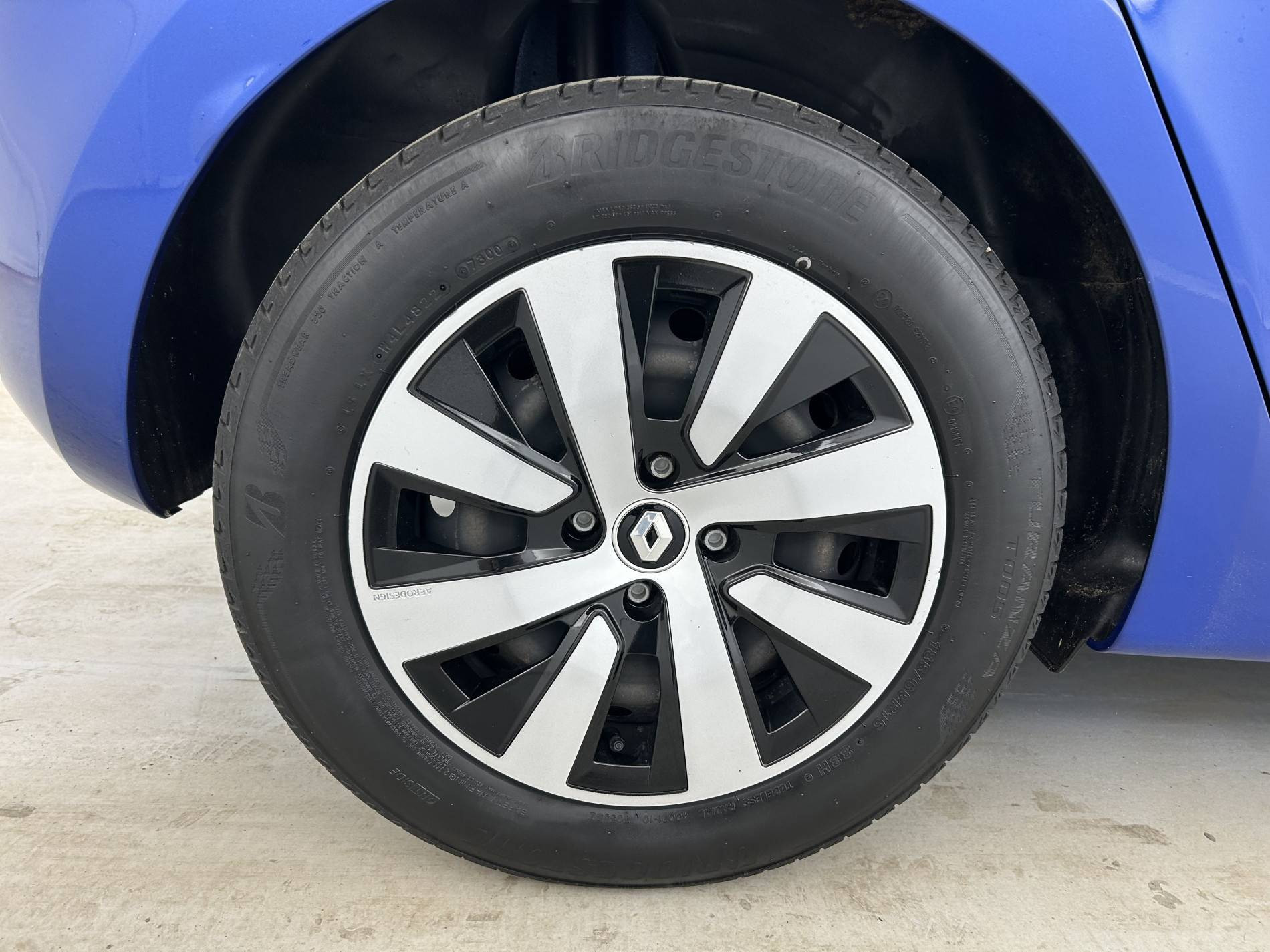 Vente en ligne Renault Clio 5 Clio TCe 90 au prix de 14 230 €