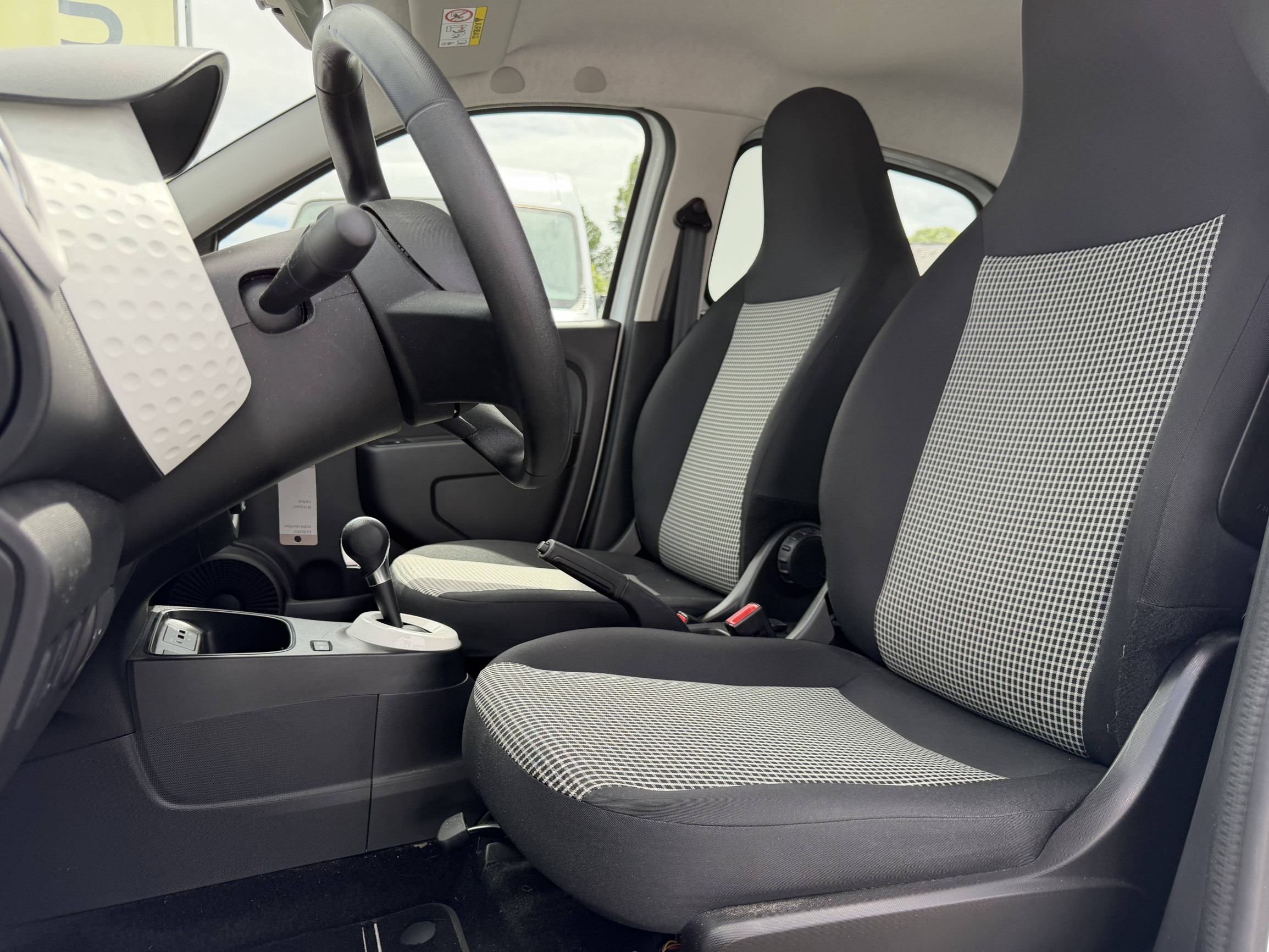 Vente en ligne Renault Twingo Electrique Twingo III E-Tech au prix de 11 490 €