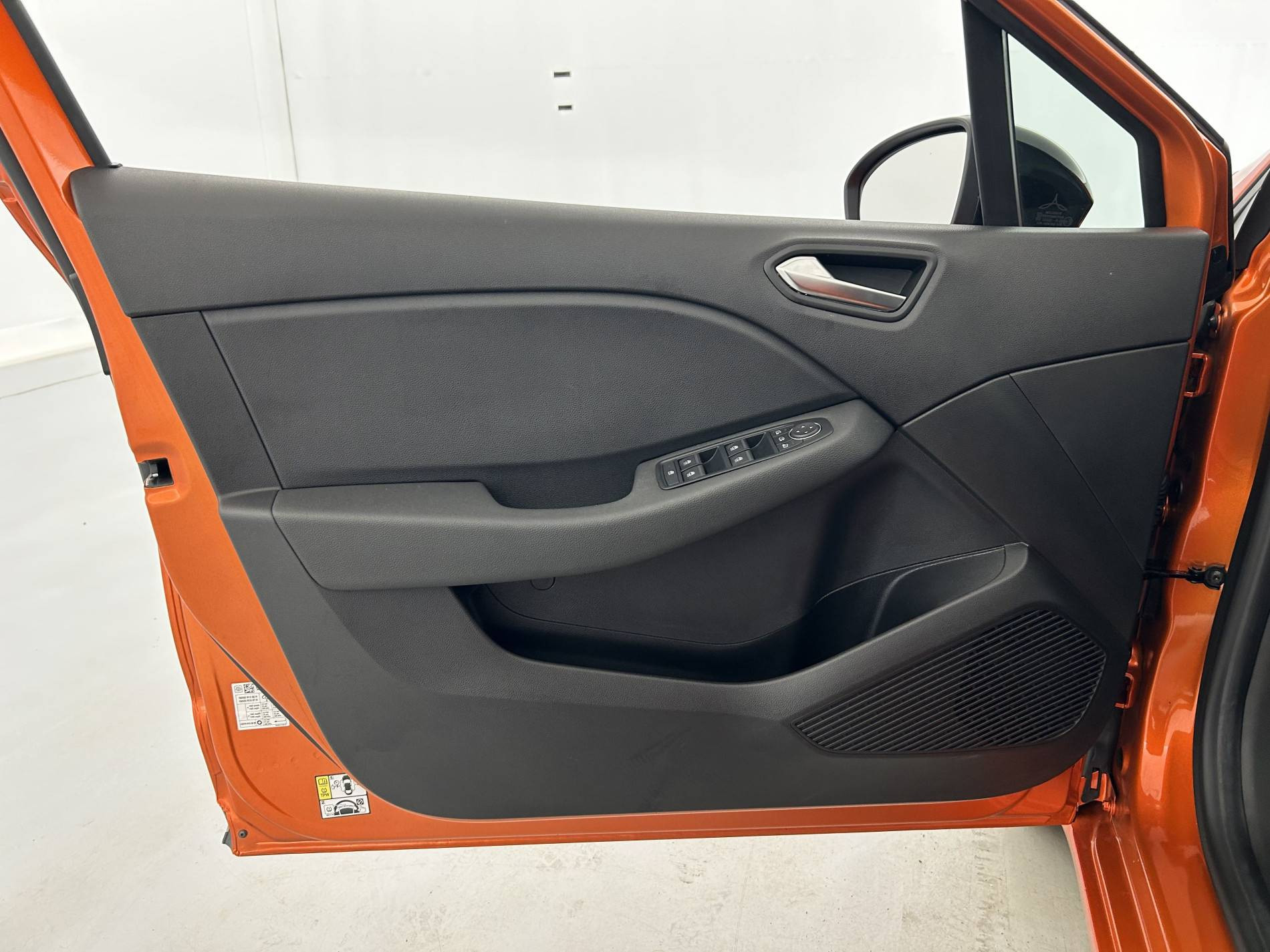 Vente en ligne Renault Clio 5 Clio E-Tech full hybrid 145 au prix de 17 390 €