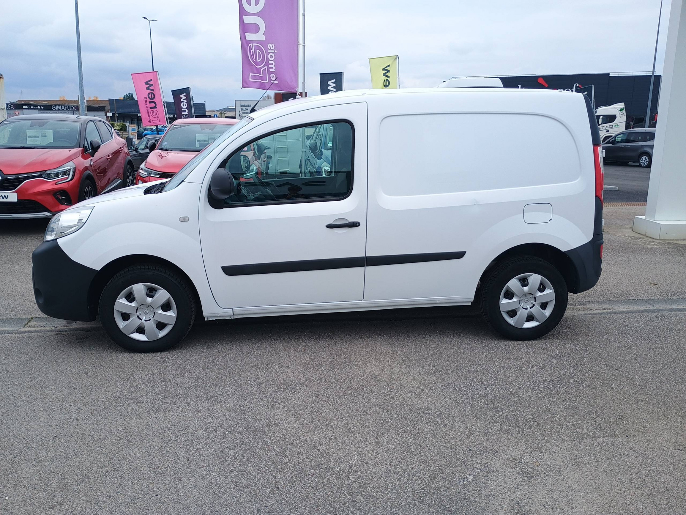 Vente en ligne Renault Kangoo Express  BLUE DCI 80 au prix de 12 290 €