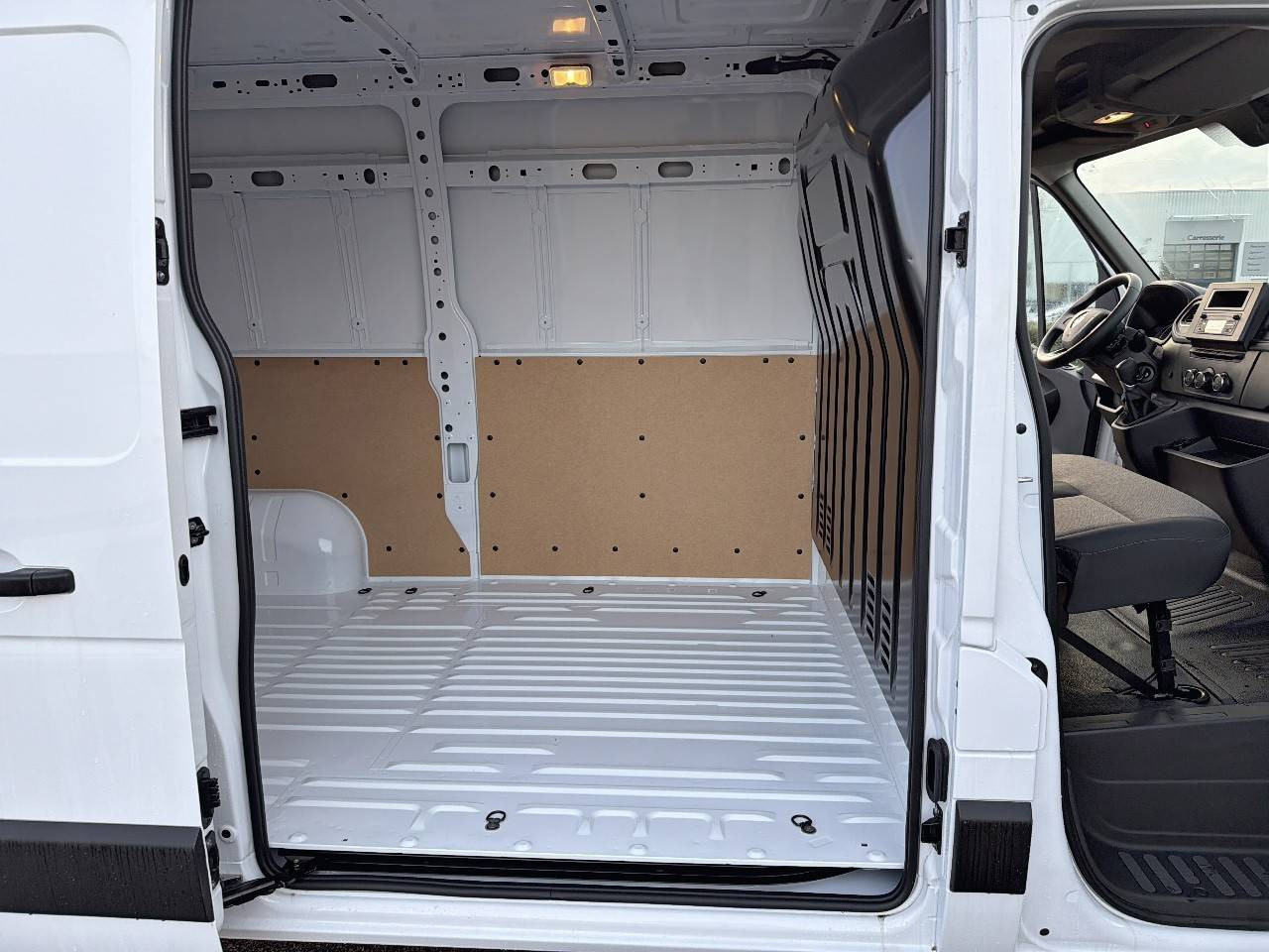 Vente en ligne Renault Master E-Tech MASTER ELECTRIQUE FGN L2H2 F3500 EV52 au prix de 27 990 €