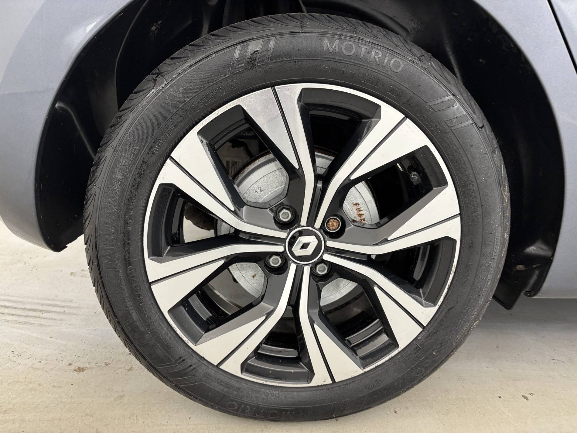 Vente en ligne Renault Clio 5 Clio E-Tech 140 - 21N au prix de 16 990 €