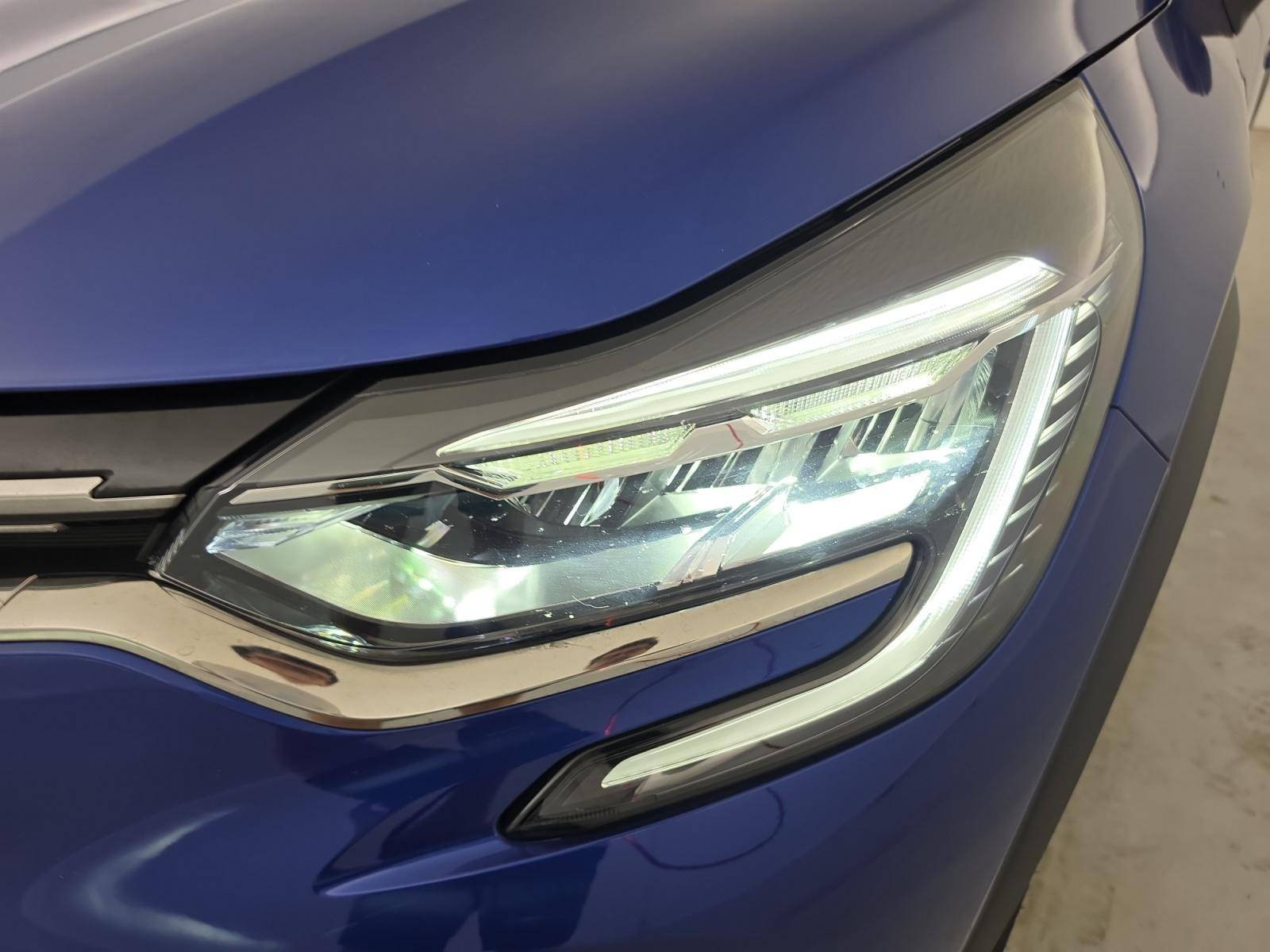 Vente en ligne Renault Captur  mild hybrid 160 EDC au prix de 19 490 €