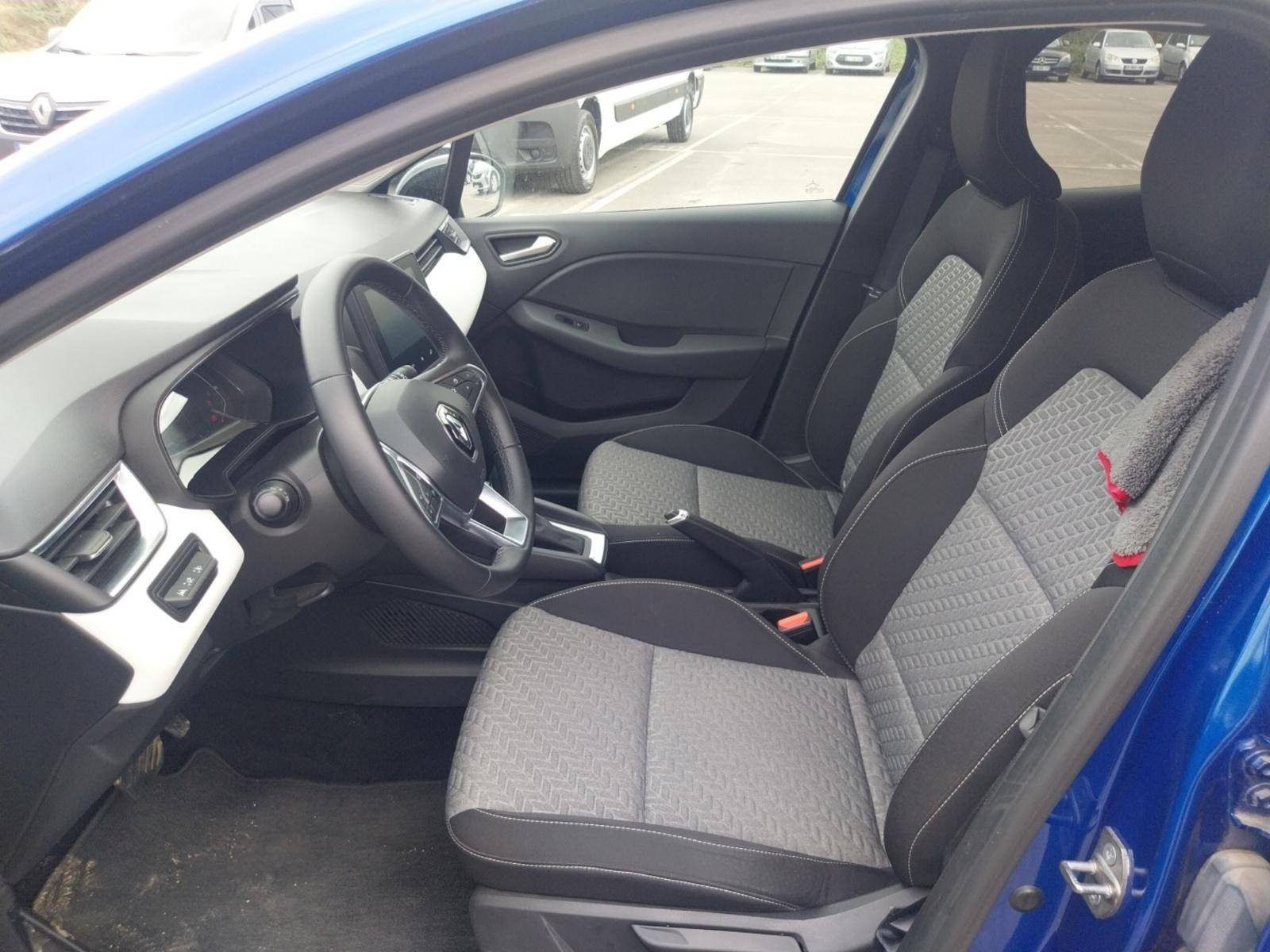Vente en ligne Renault Clio 5 Clio E-Tech full hybrid 145 au prix de 16 700 €