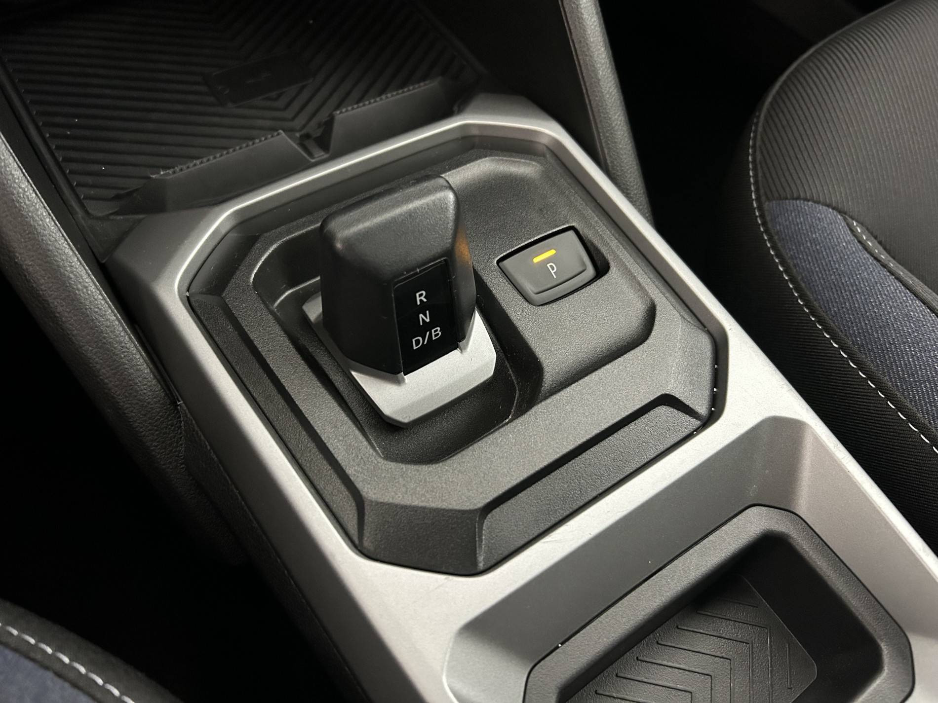 Vente en ligne Dacia Duster  Hybrid 140 au prix de 25 890 €