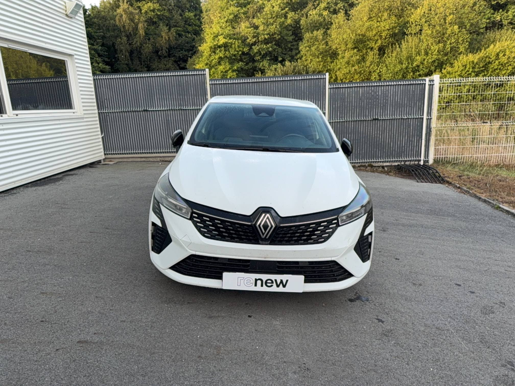 Vente en ligne Renault Clio 5 Clio TCe 90 au prix de 15 990 €