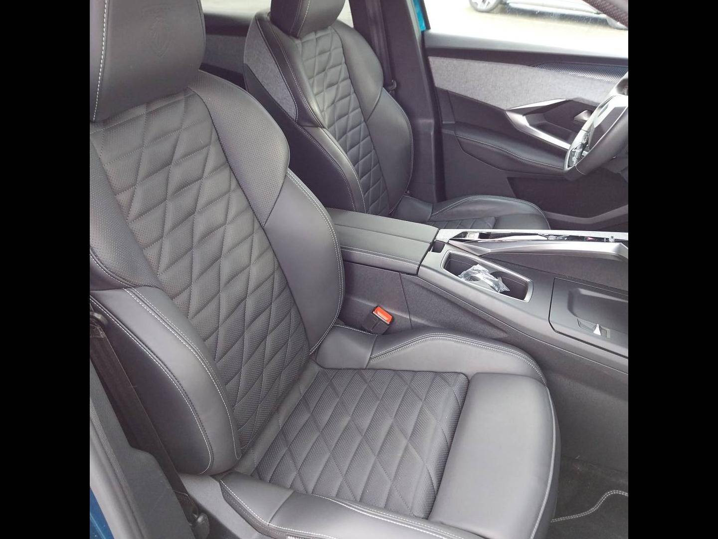 Vente en ligne Peugeot 3008  Hybrid 136 e-DCS6 au prix de 28 490 €
