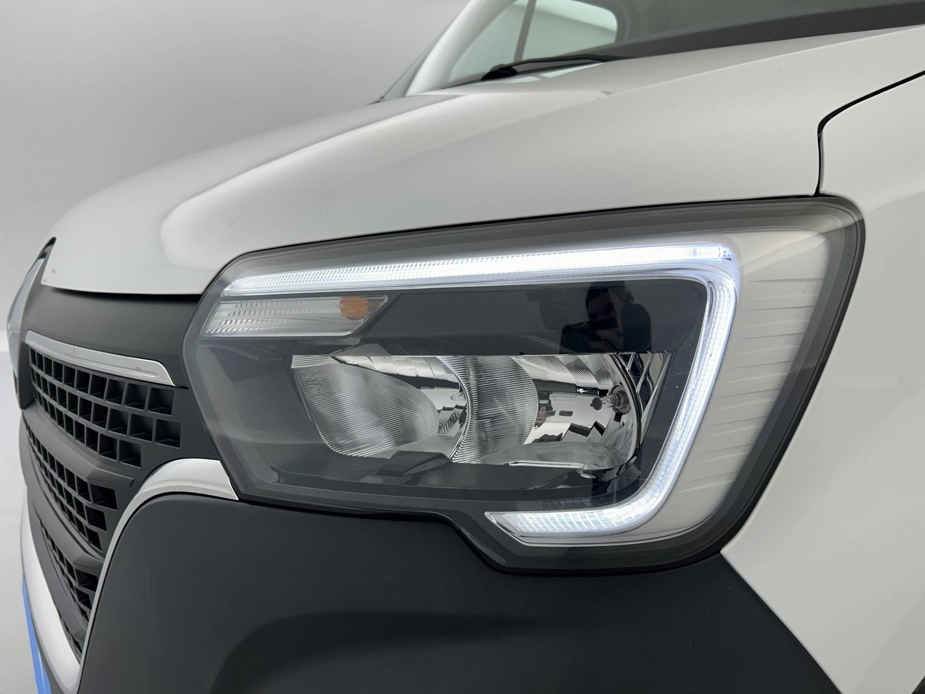 Vente en ligne Renault Master Fourgon MASTER FGN TRAC F3500 L2H2 BLUE DCI 135 au prix de 26 590 €