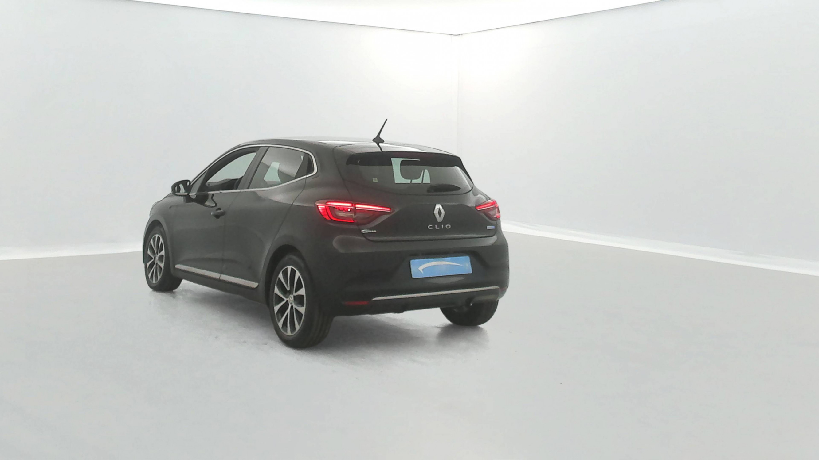 Vente en ligne Renault Clio 5 Clio E-Tech 140 - 21N au prix de 15 790 €