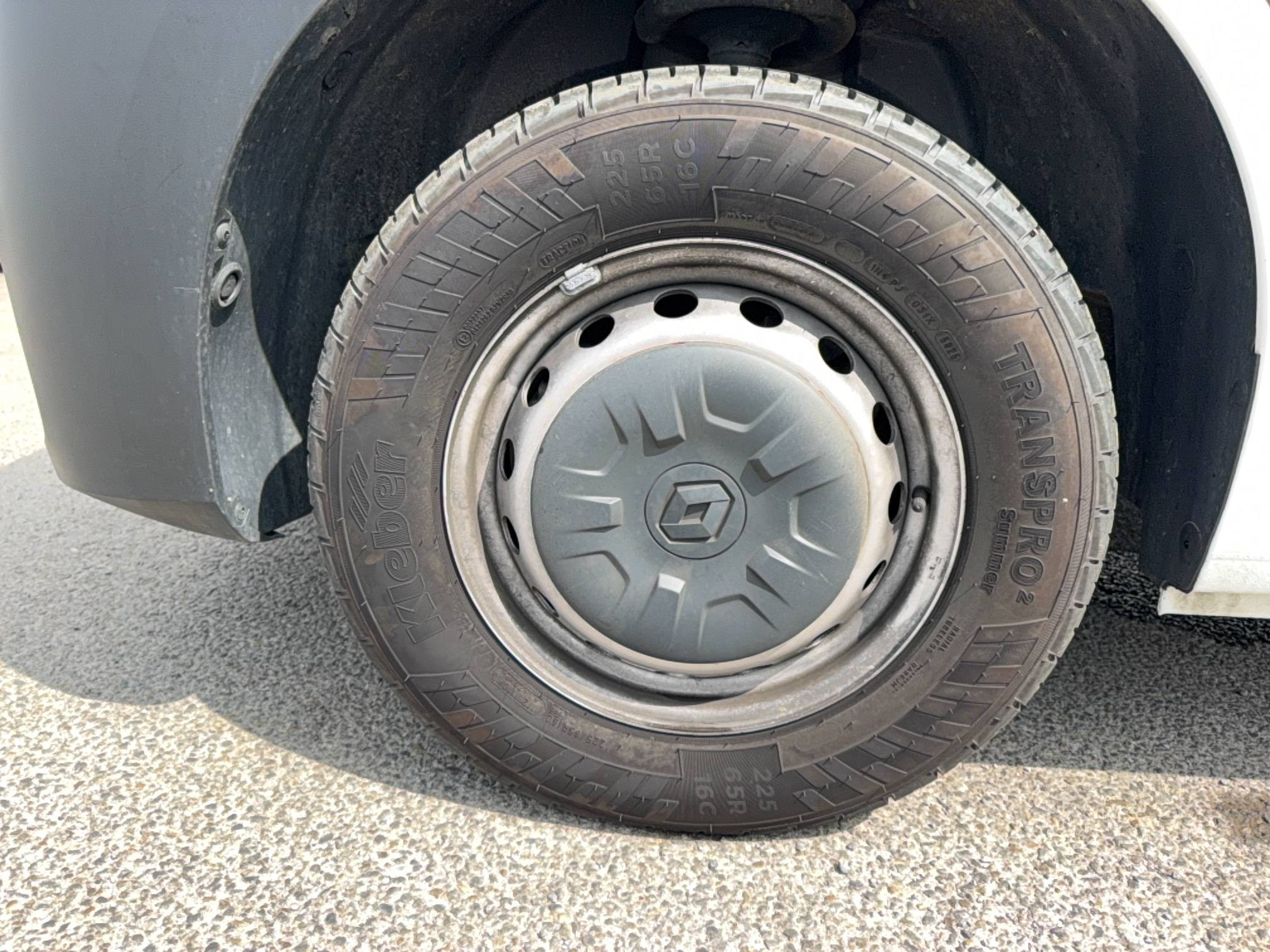 Vente en ligne Renault Master Fourgon MASTER FGN TRAC F3500 L3H3 BLUE DCI 135 au prix de 23 990 €