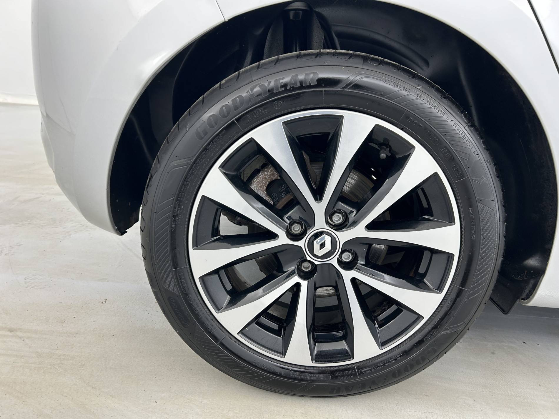 Vente en ligne Renault Clio 5 Clio E-Tech 140 - 21N au prix de 16 500 €