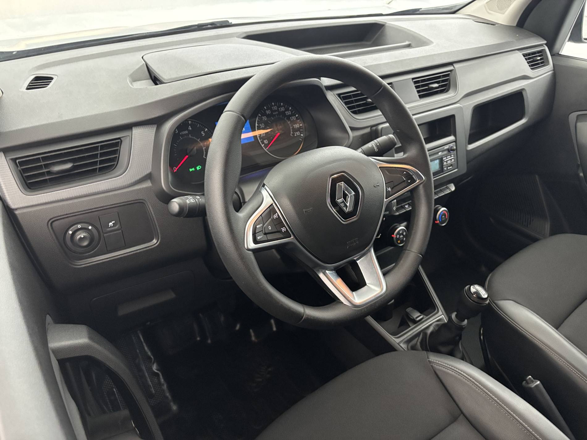 Vente en ligne Renault Express Van  BLUE DCI 95 au prix de 13 590 €
