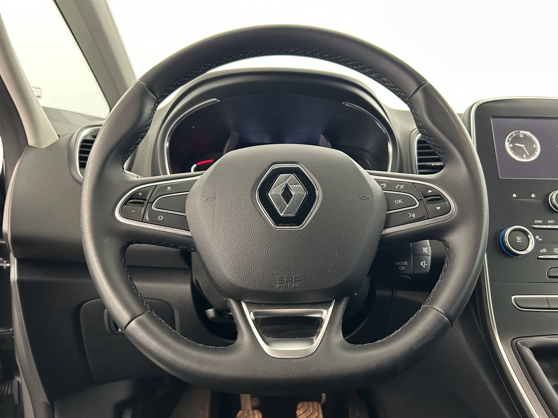 Vente en ligne Renault Scenic 4 Scenic TCe 115 FAP - 21 au prix de 14 790 €