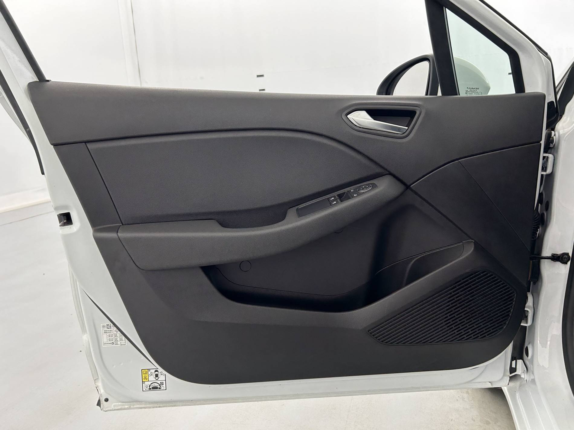 Vente en ligne Renault Clio 5 Clio E-Tech 140 - 21N au prix de 13 790 €