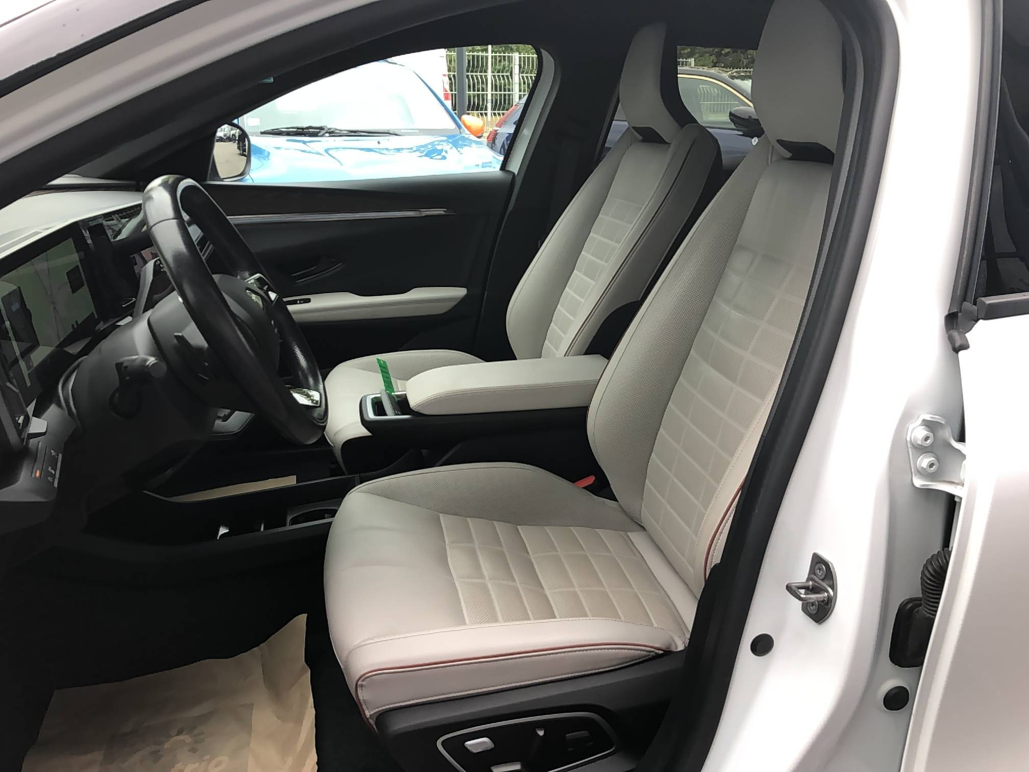 Vente en ligne Renault Megane E-Tech  EV60 220 ch super charge au prix de 26 990 €