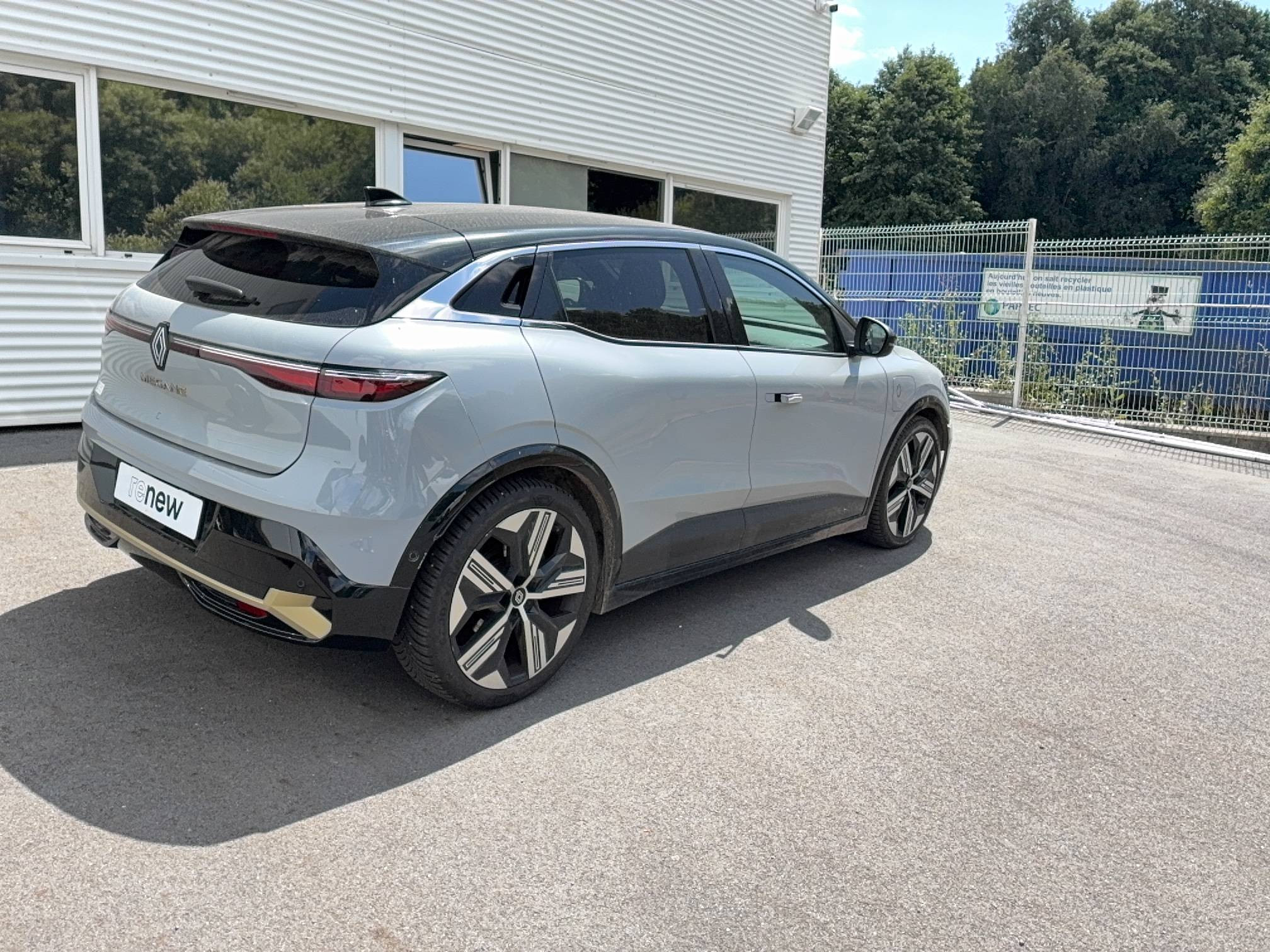 Vente en ligne Renault Megane E-Tech  EV60 220 ch super charge au prix de 26 590 €