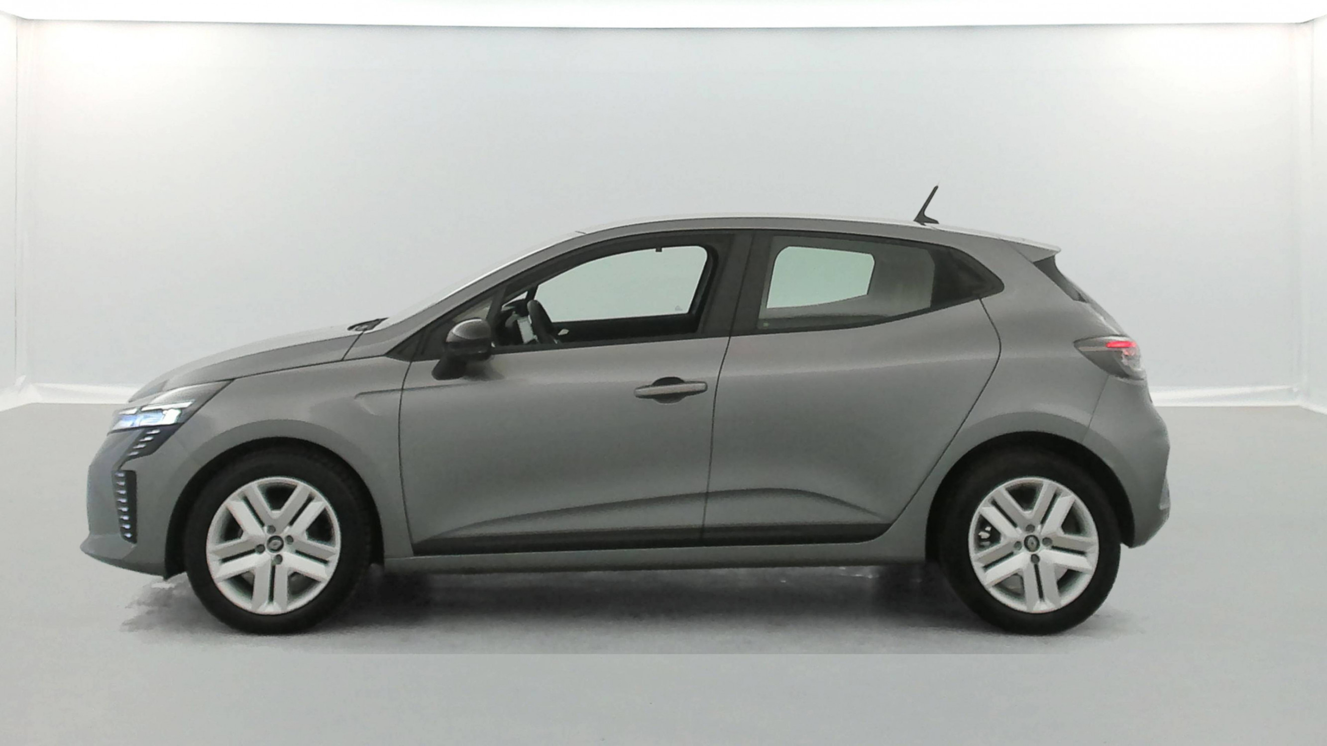 Vente en ligne Renault Clio 5 Clio TCe 90 au prix de 15 400 €