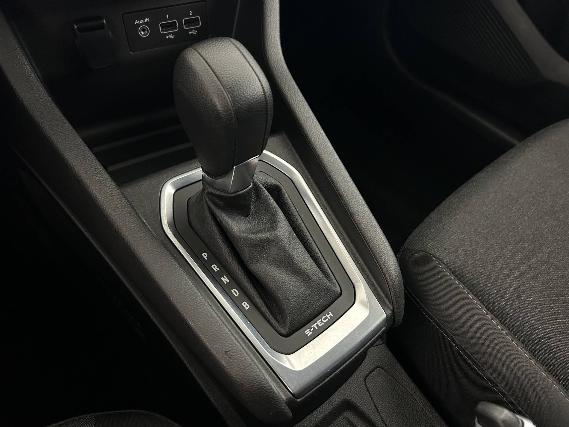 Vente en ligne Renault Clio 5 Clio E-Tech 140 - 21N au prix de 15 390 €