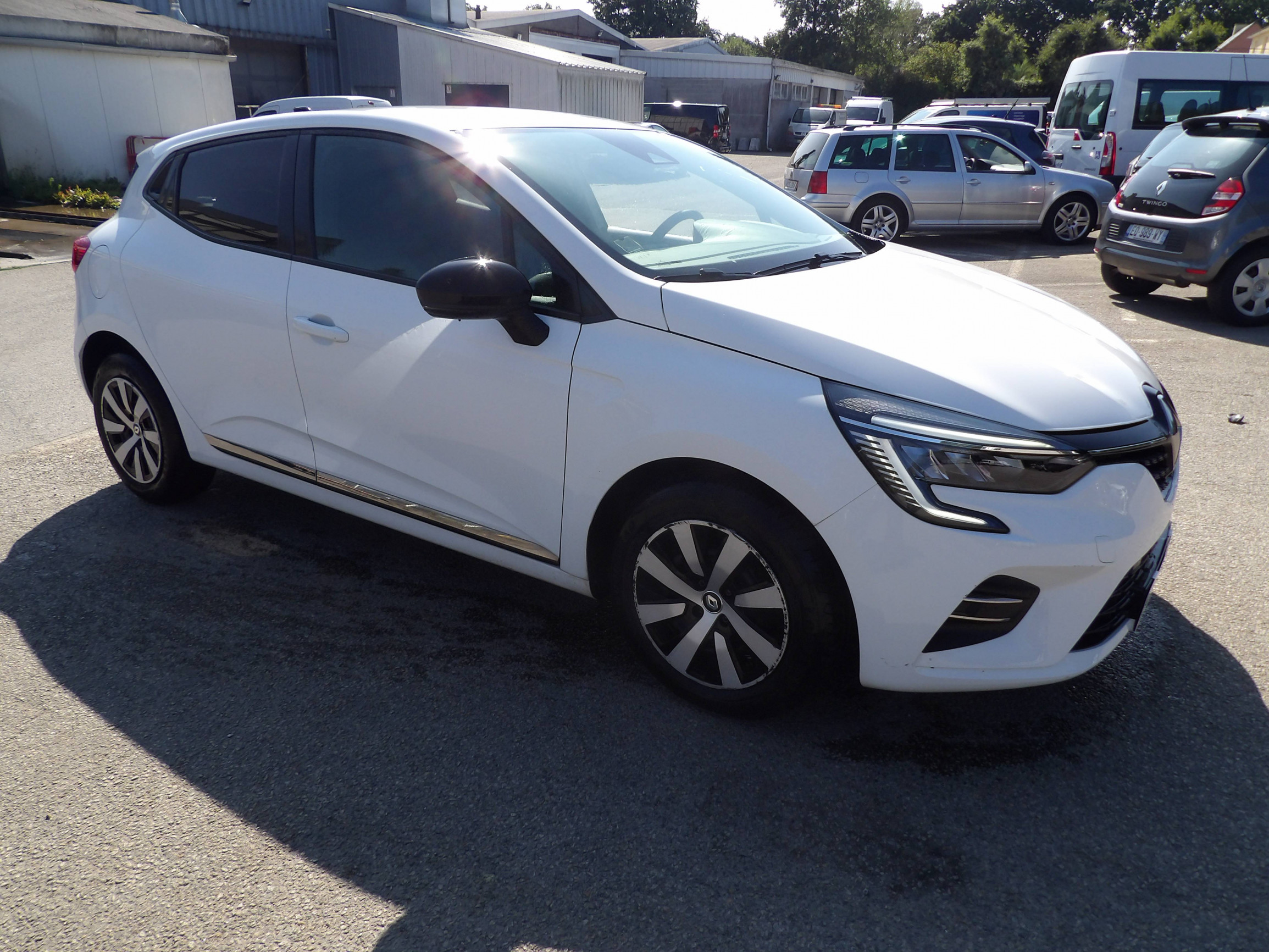 Vente en ligne Renault Clio 5 Clio TCe 90 au prix de 14 299 €